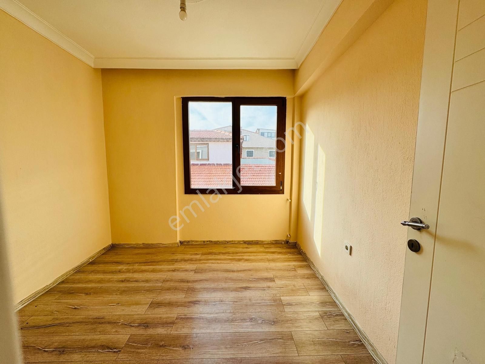 Foça Kazım Dirik Mahallesinde Kiralık 2+1 Daire - Görsel 24