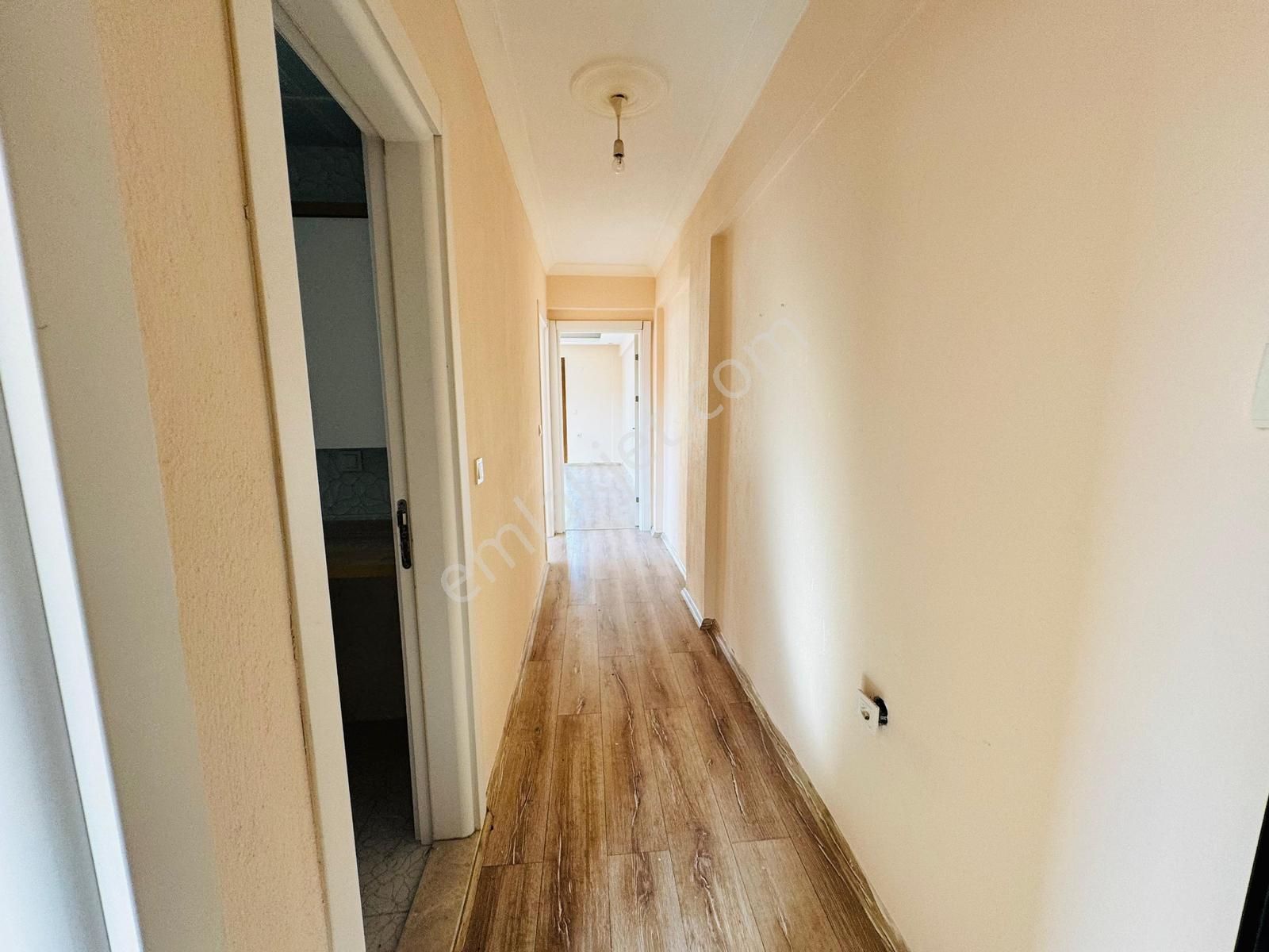 Foça Kazım Dirik Mahallesinde Kiralık 2+1 Daire - Görsel 5