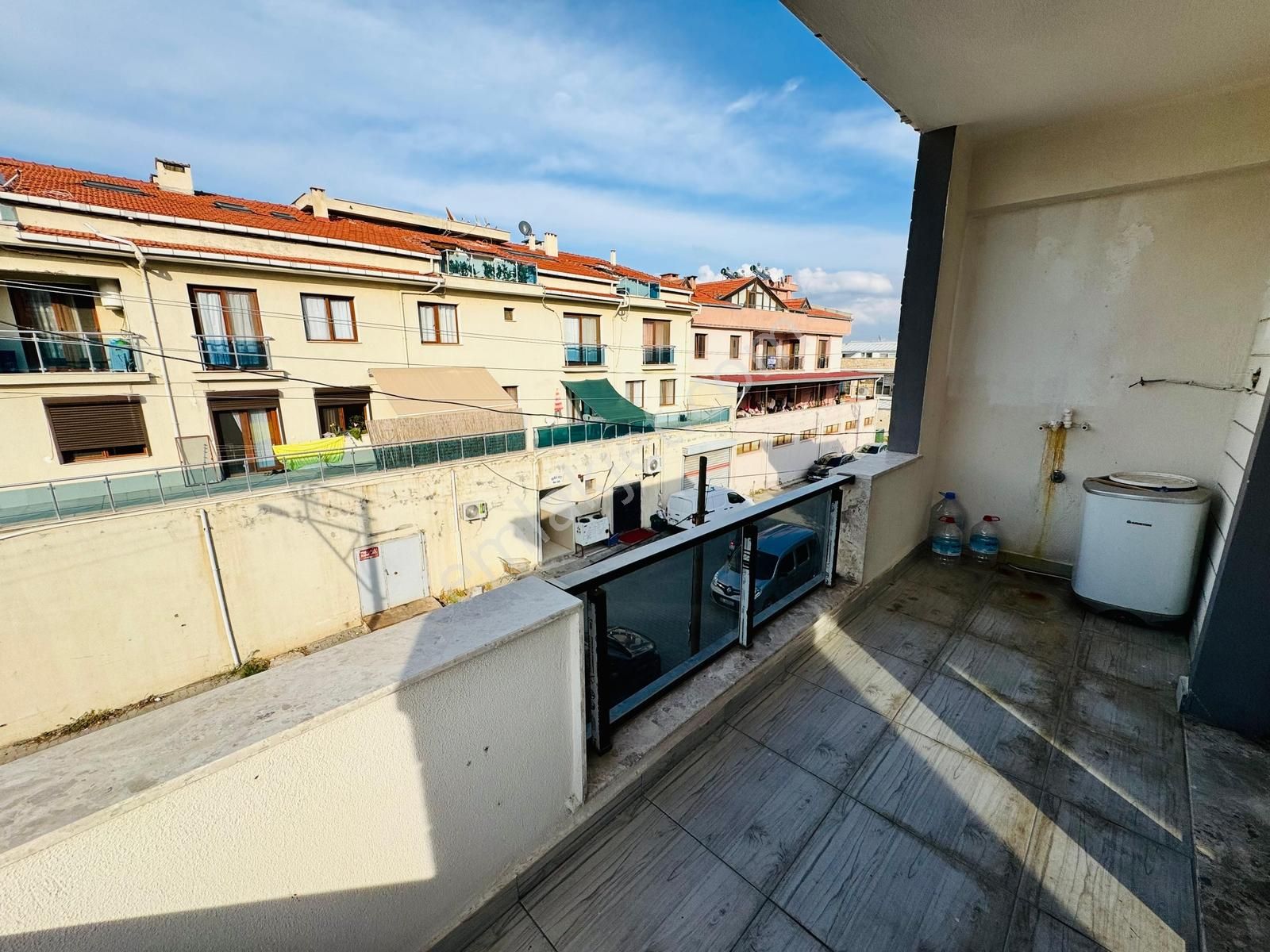 Foça Kazım Dirik Mahallesinde Kiralık 2+1 Daire - Görsel 15