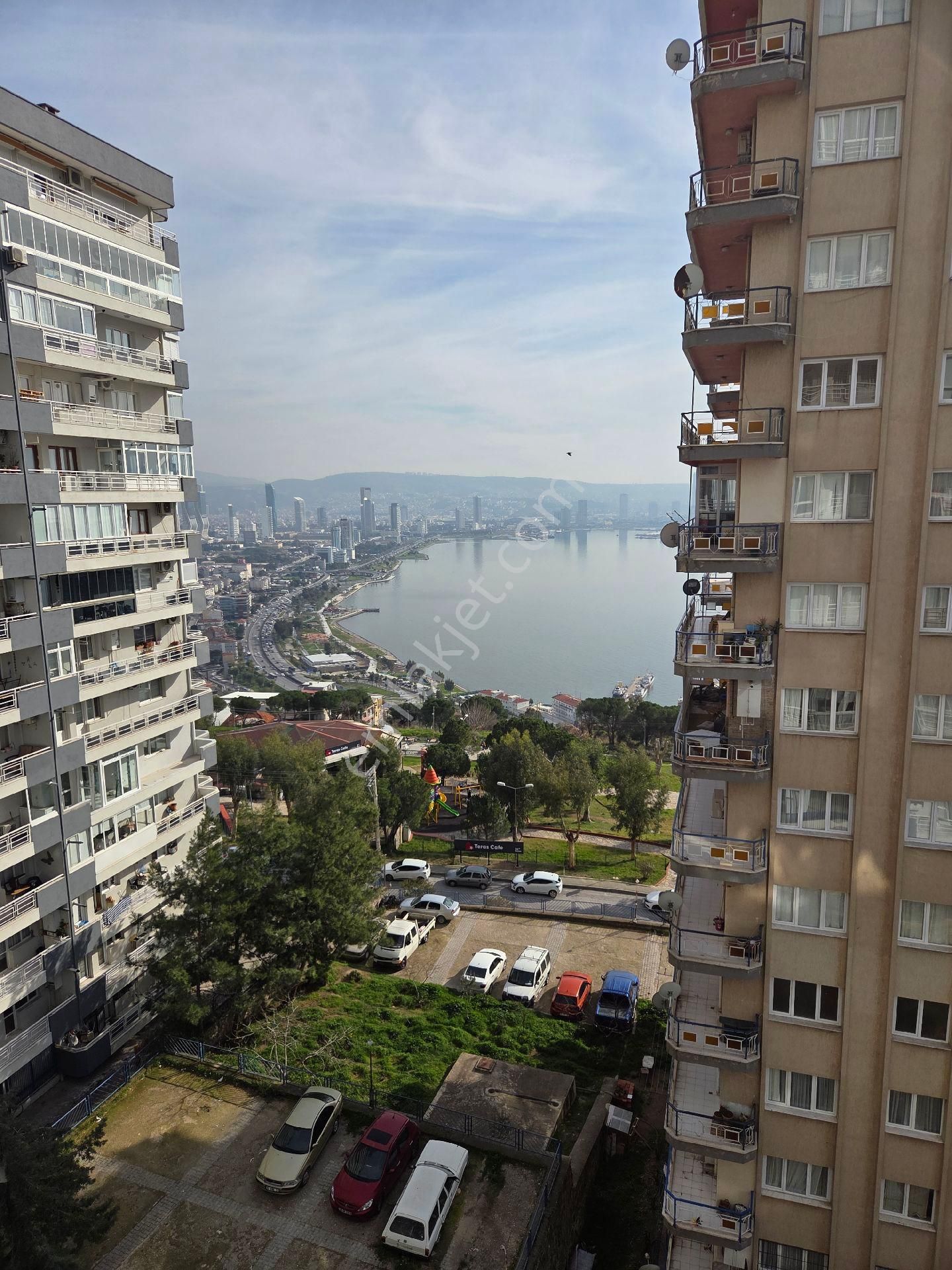 Tüm İzmir Ayaklarınızın Altında Olsun Mu? - Görsel 7