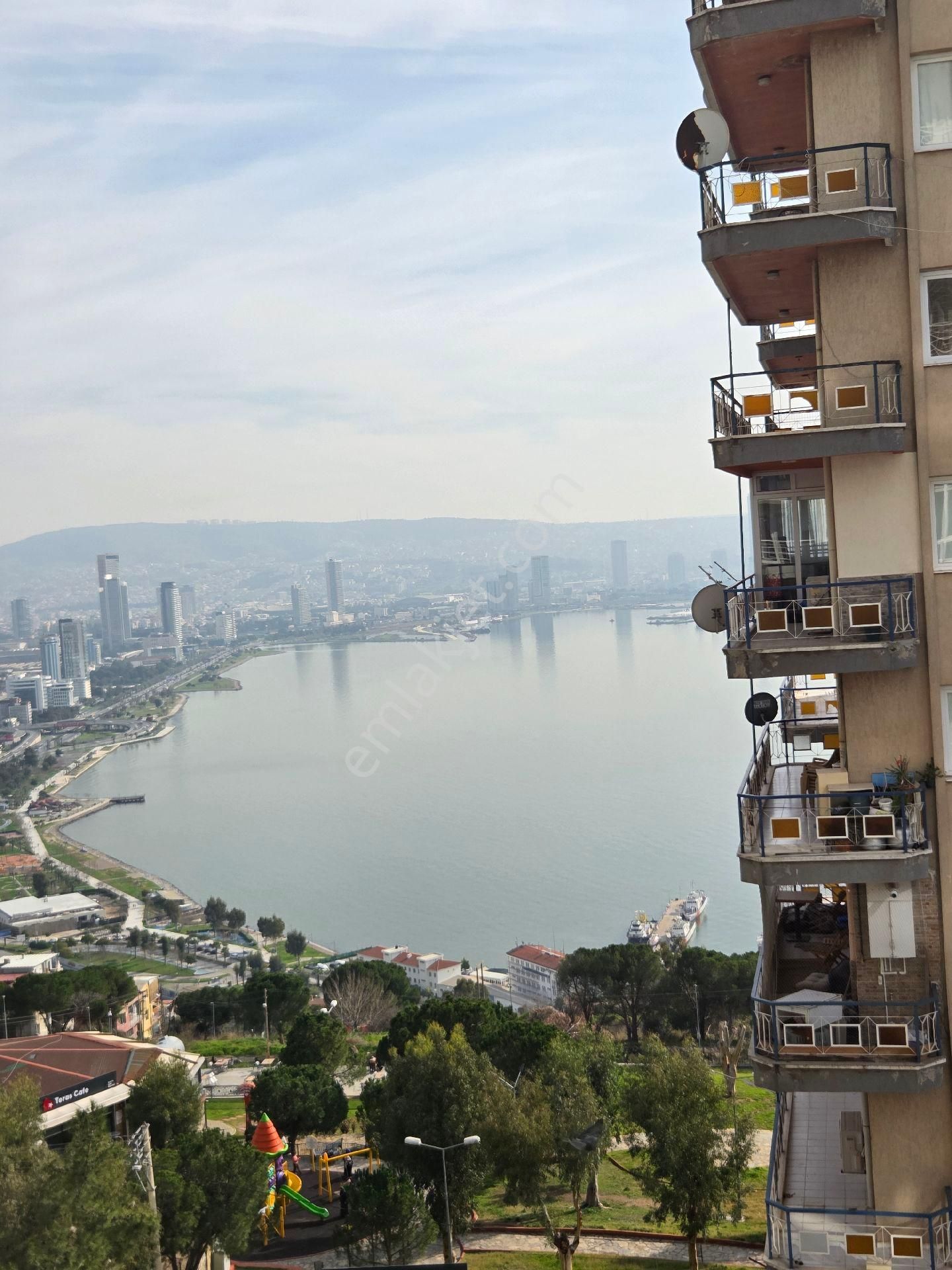 Tüm İzmir Ayaklarınızın Altında Olsun Mu? - Görsel 9