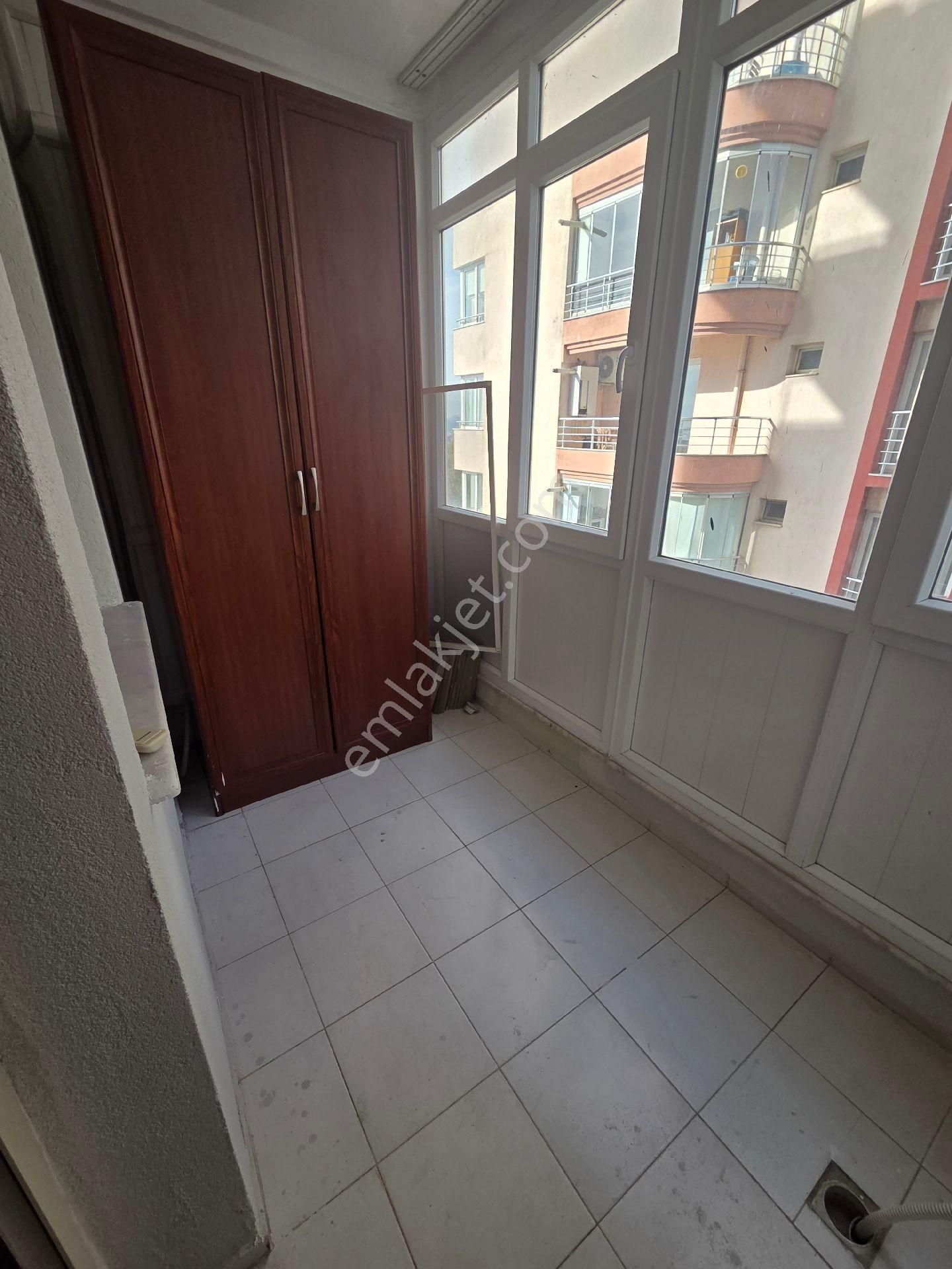 Tüm İzmir Ayaklarınızın Altında Olsun Mu? - Görsel 31