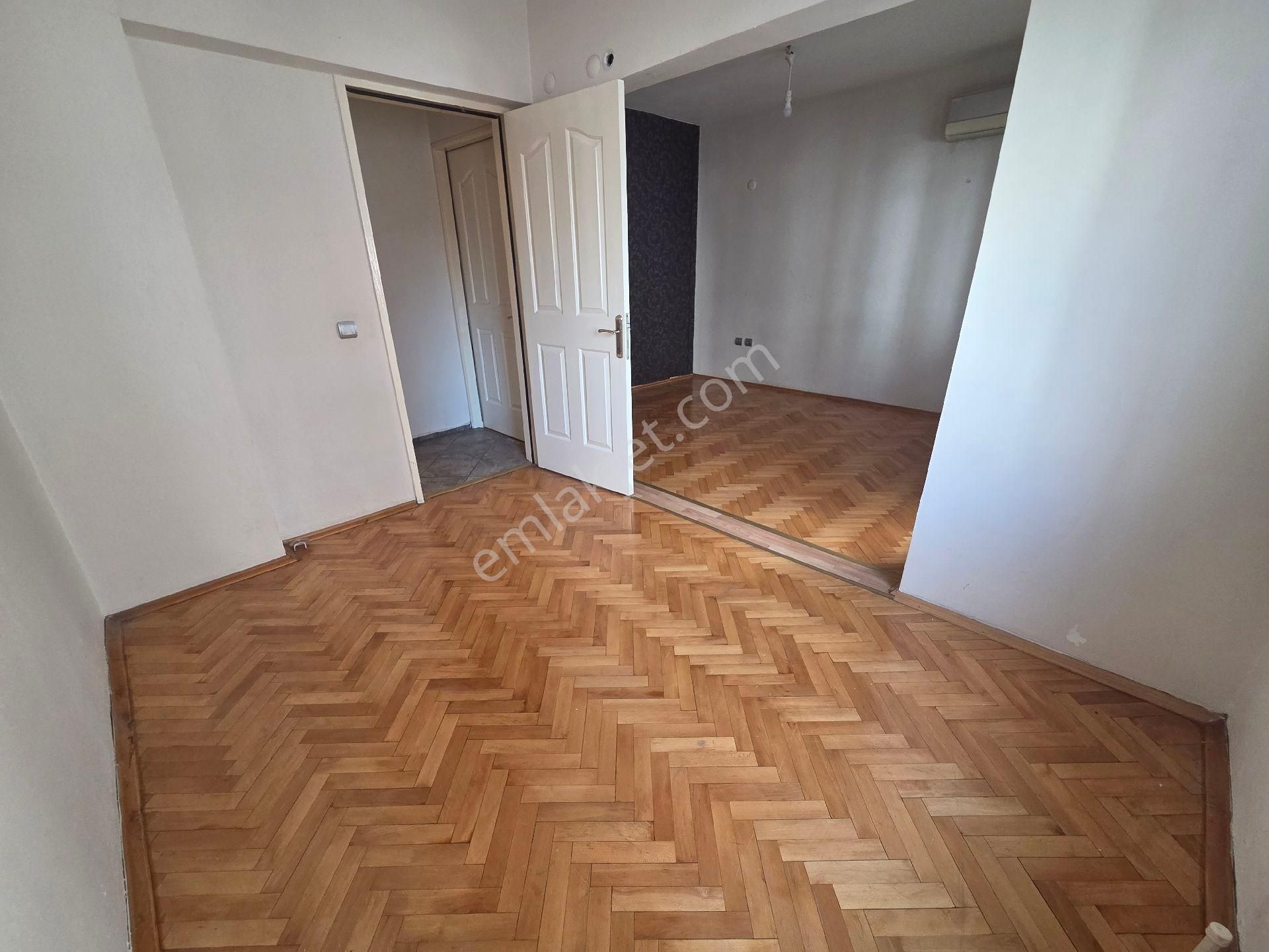 Tüm İzmir Ayaklarınızın Altında Olsun Mu? - Görsel 26