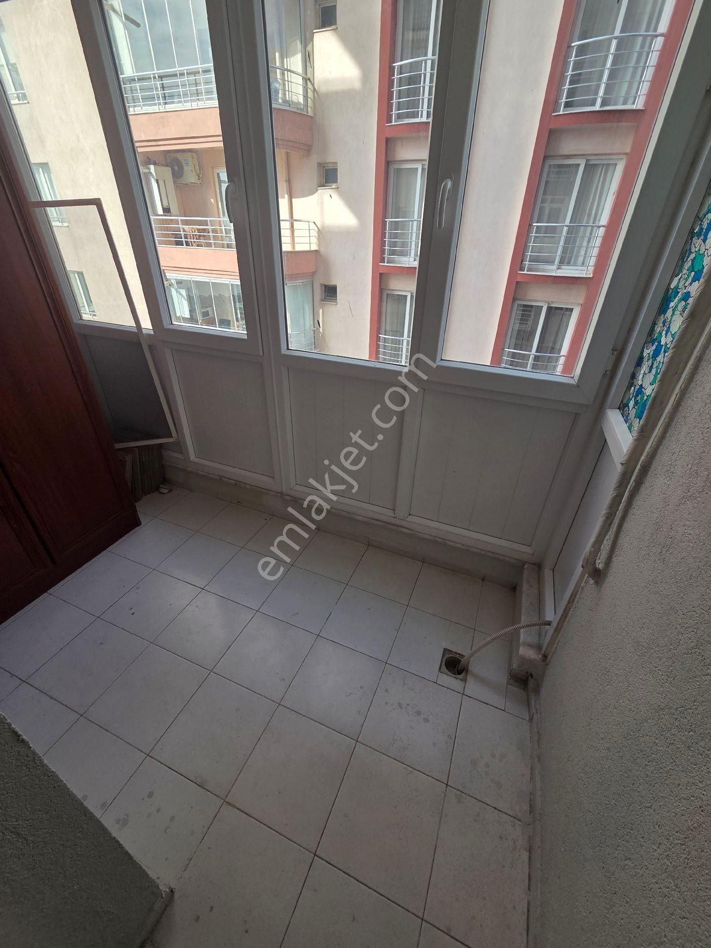 Tüm İzmir Ayaklarınızın Altında Olsun Mu? - Görsel 30