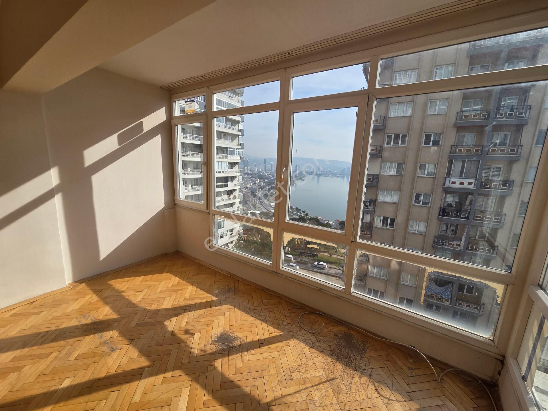 Tüm İzmir Ayaklarınızın Altında Olsun Mu? - Görsel 6