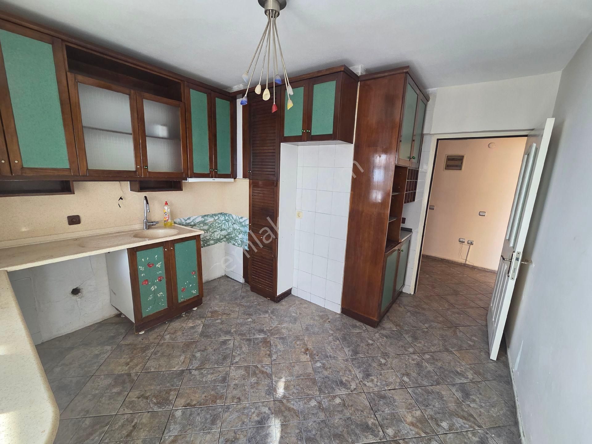 Tüm İzmir Ayaklarınızın Altında Olsun Mu? - Görsel 13