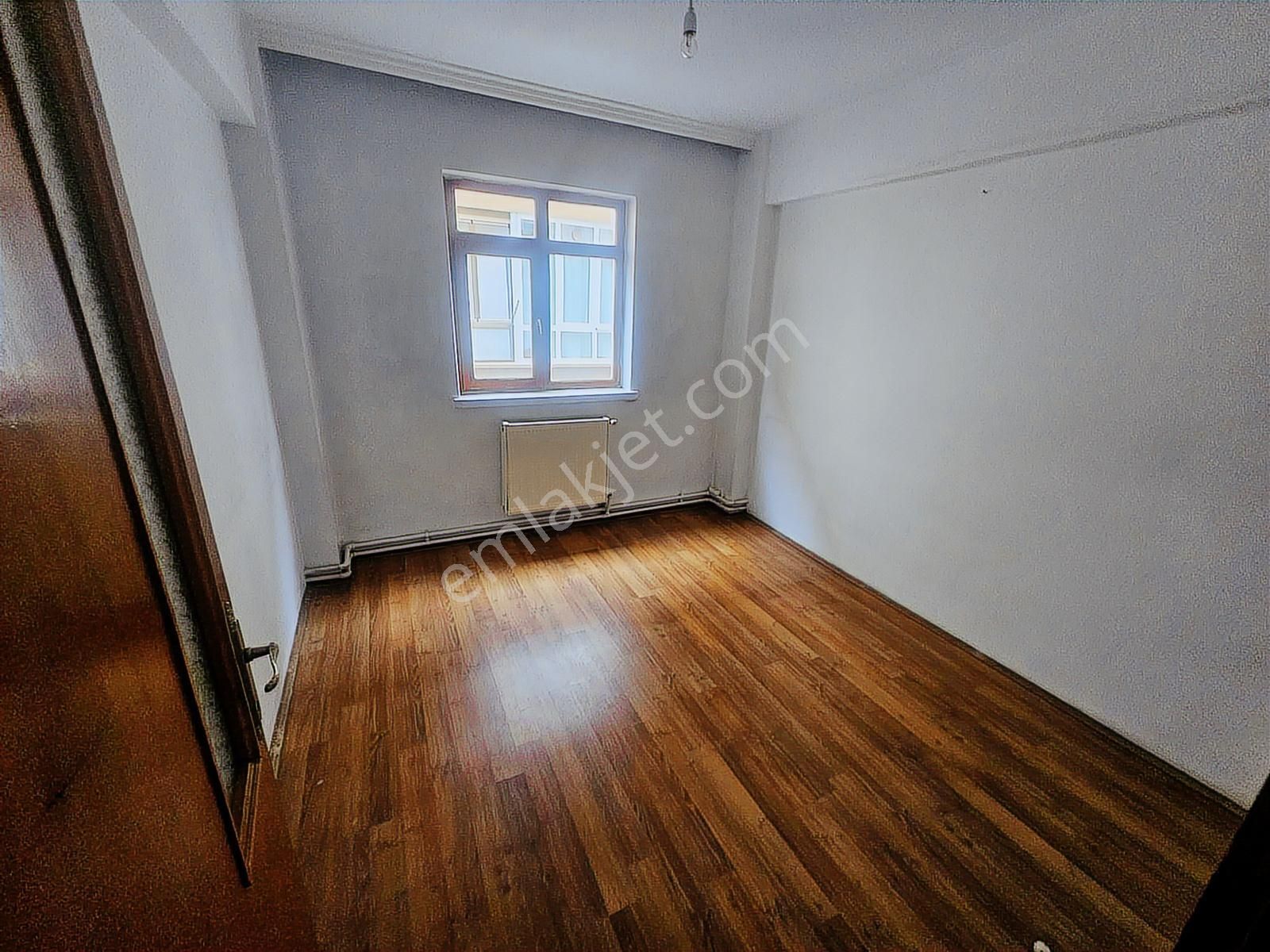 Şimşek Ten Ayvalı Merkez Cami Yakını Katta 3+1 Kiralık - Görsel 13