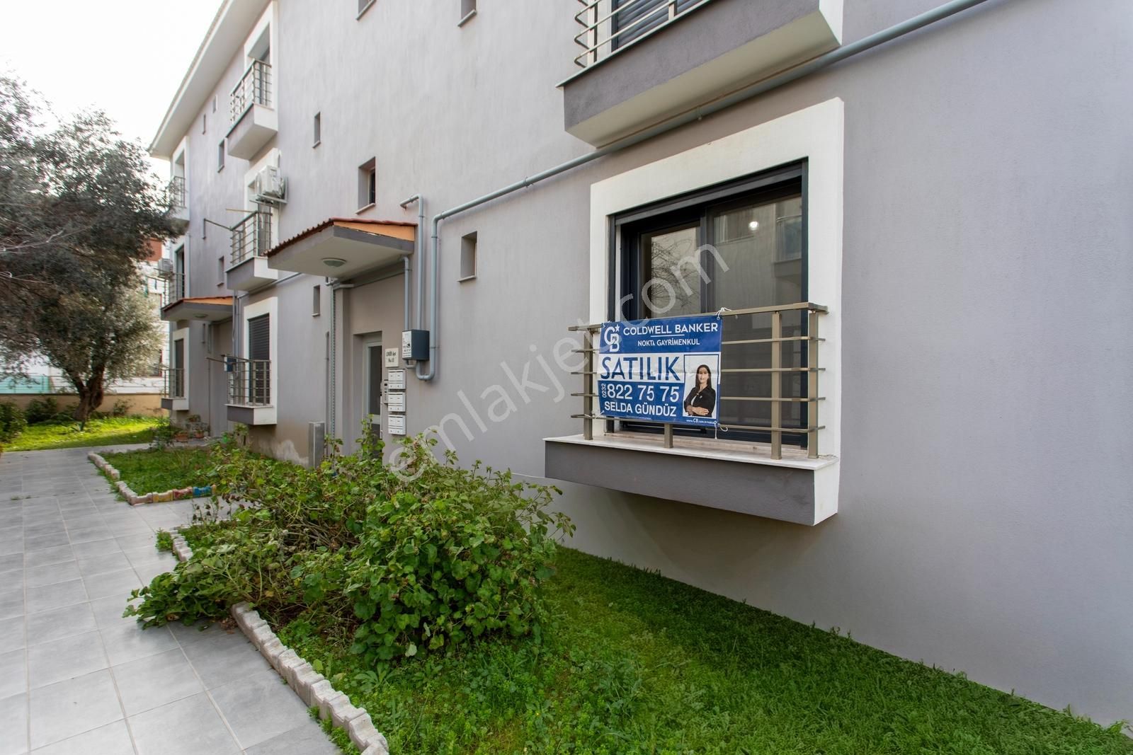 Yenifoça'da Satılık Bahçe Katı 2+1 Daire - Görsel 11