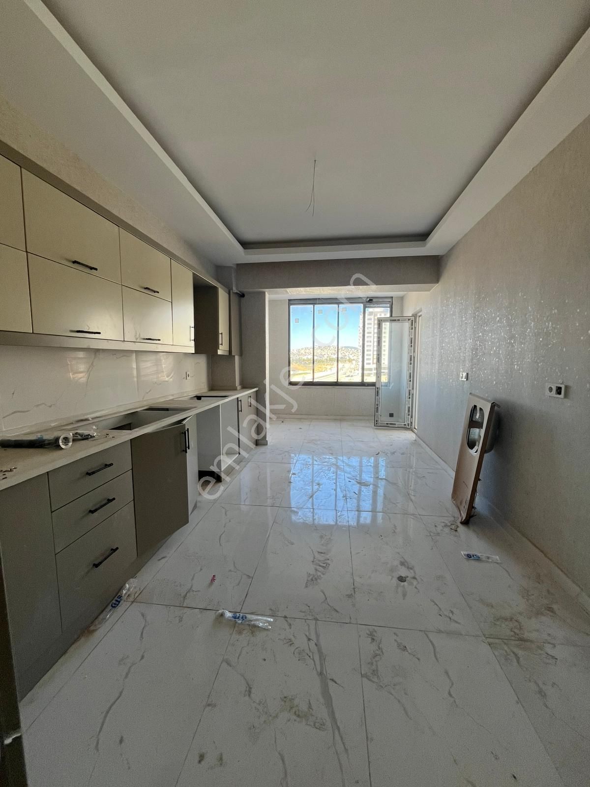 Mavi Emlak Tan Abdulkadir Hastenesi Civarında Ultra Lüks Satılık 3.5+1sıfır Daire 3.750.000tl - Görsel 10