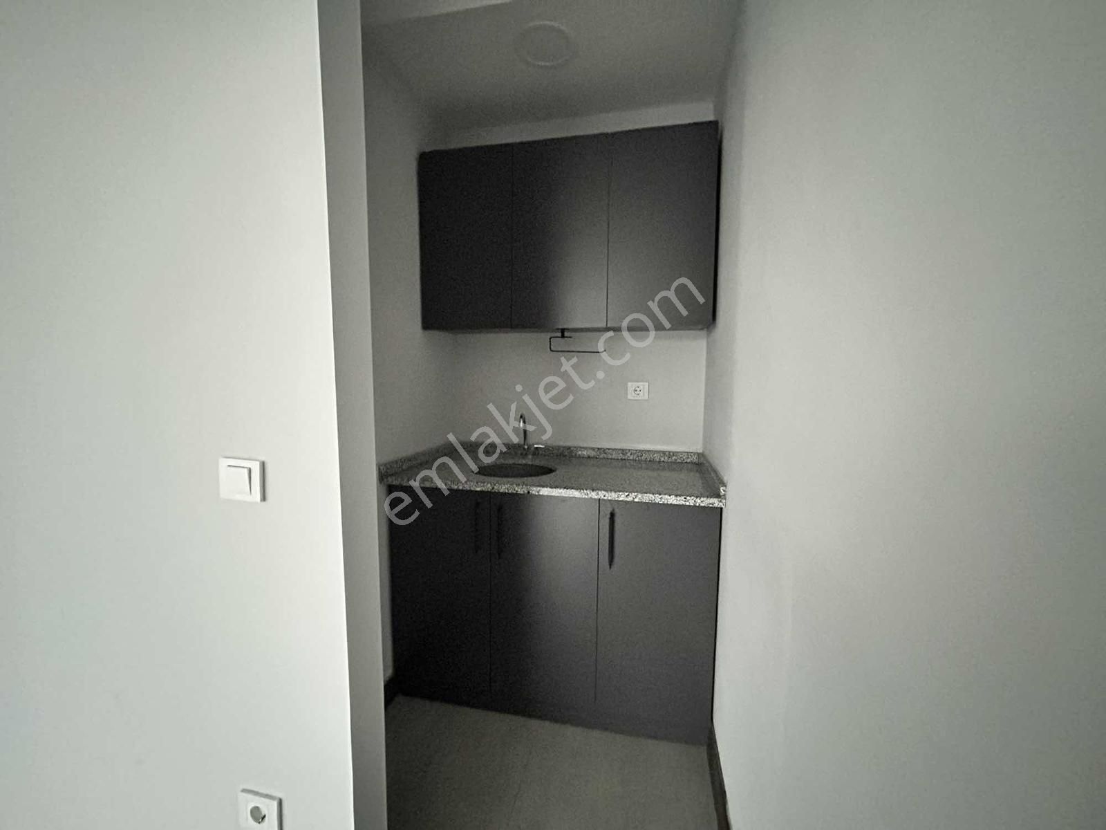 Metro İstasyonu Ve Resmi Kurumlara Yakın Konumda Kiralık Ofis - Görsel 7