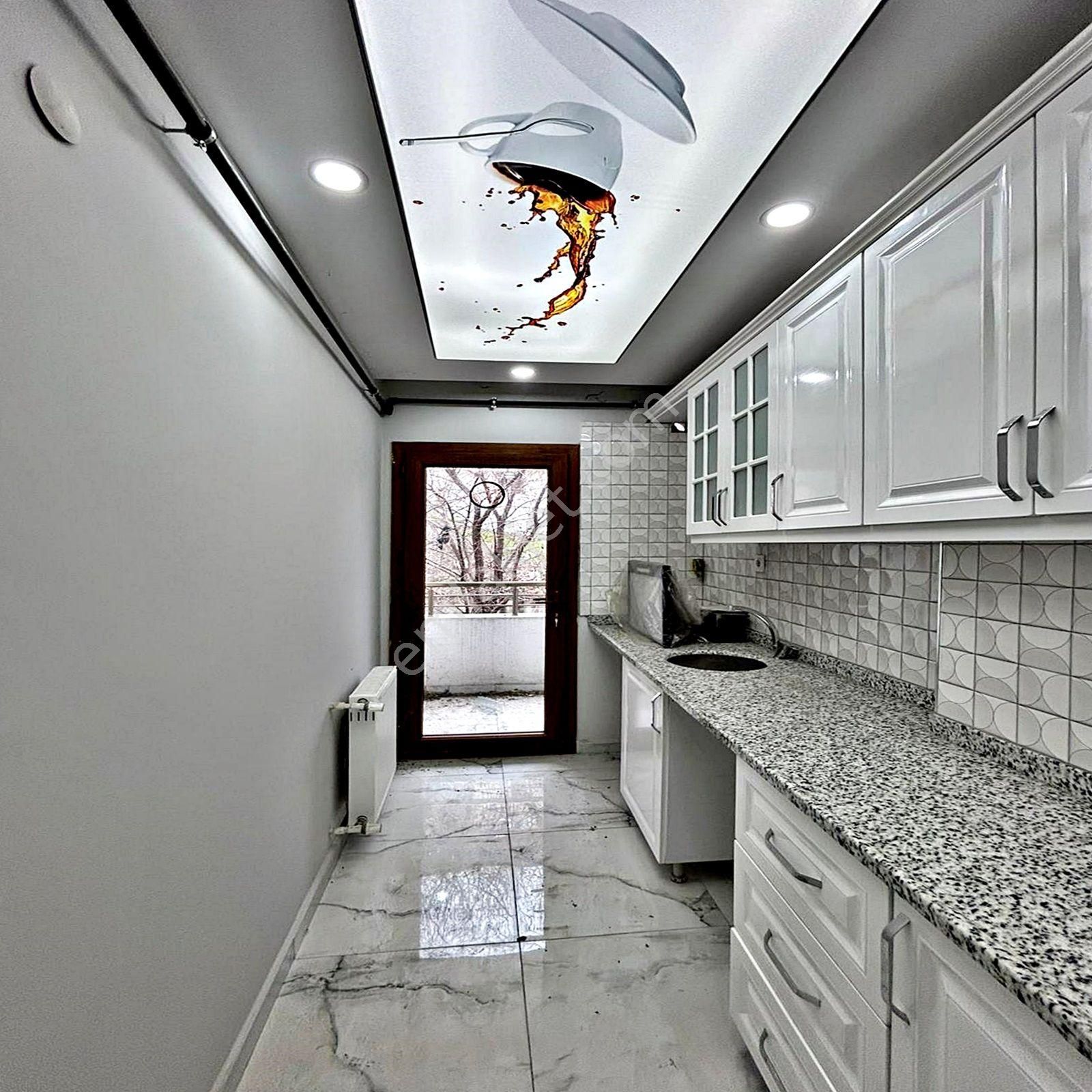 Battalgazi Mahallesinde 1+1 Balkonlu Satılık Ara Kat Daire