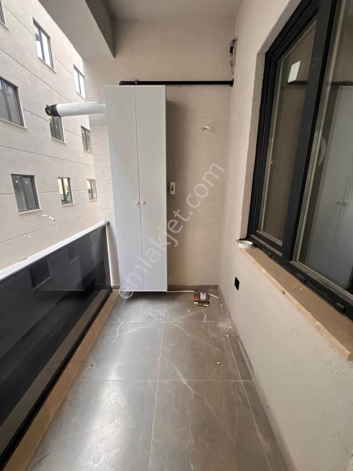 Altıntepe'de Cadde Üzeri Ara Kat 2+1 Daire - Görsel 16