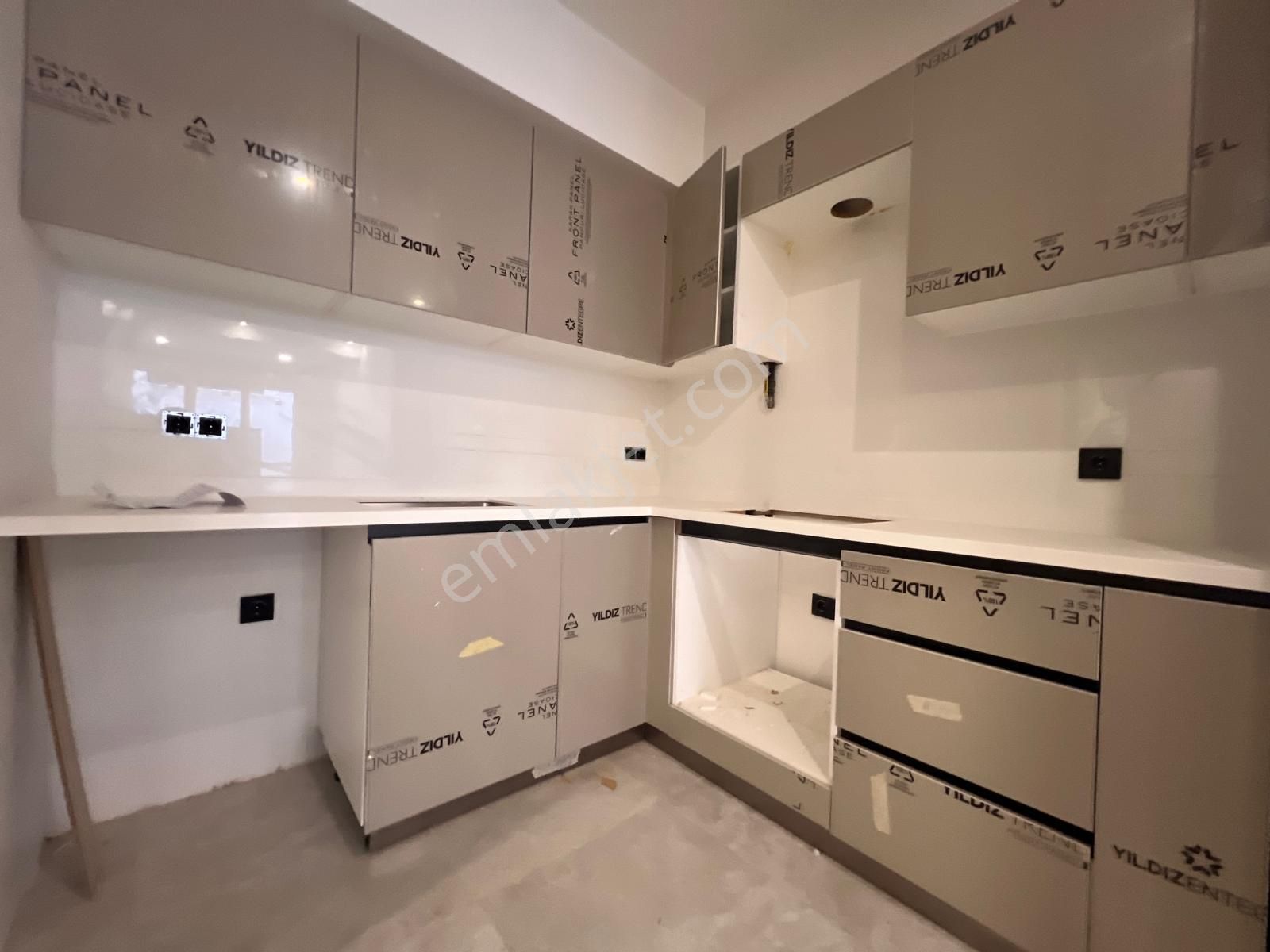 Altıntepe'de Cadde Üzeri Ara Kat 2+1 Daire - Görsel 10