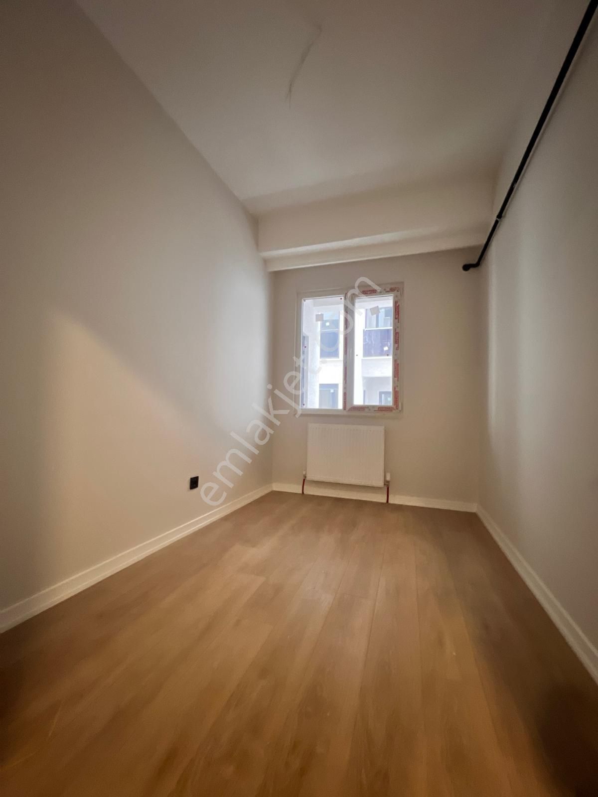 Altıntepe'de Cadde Üzeri Ara Kat 2+1 Daire - Görsel 13