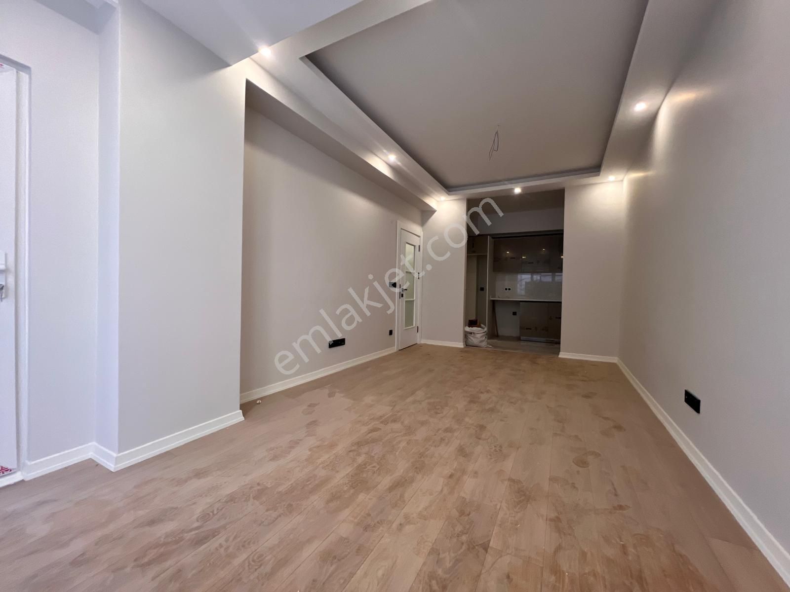 Altıntepe'de Cadde Üzeri Ara Kat 2+1 Daire - Görsel 11