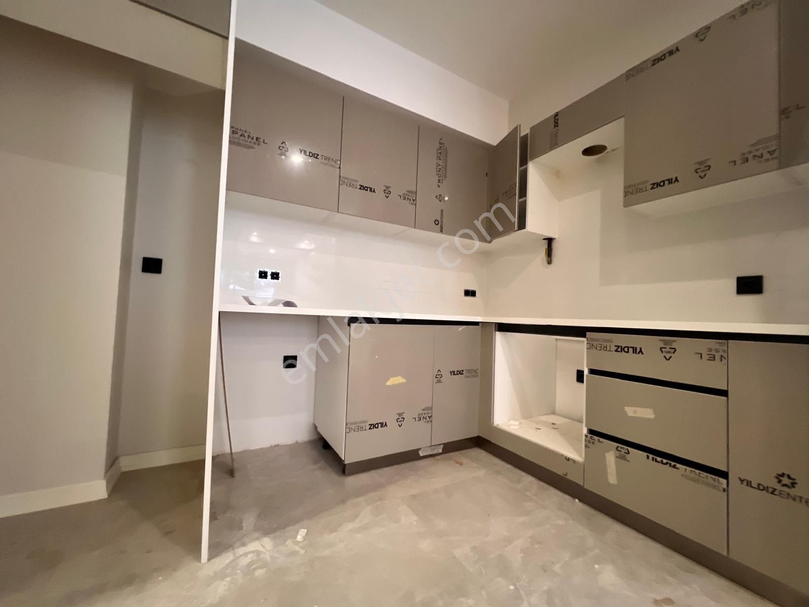 Altıntepe'de Cadde Üzeri Ara Kat 2+1 Daire - Görsel 8