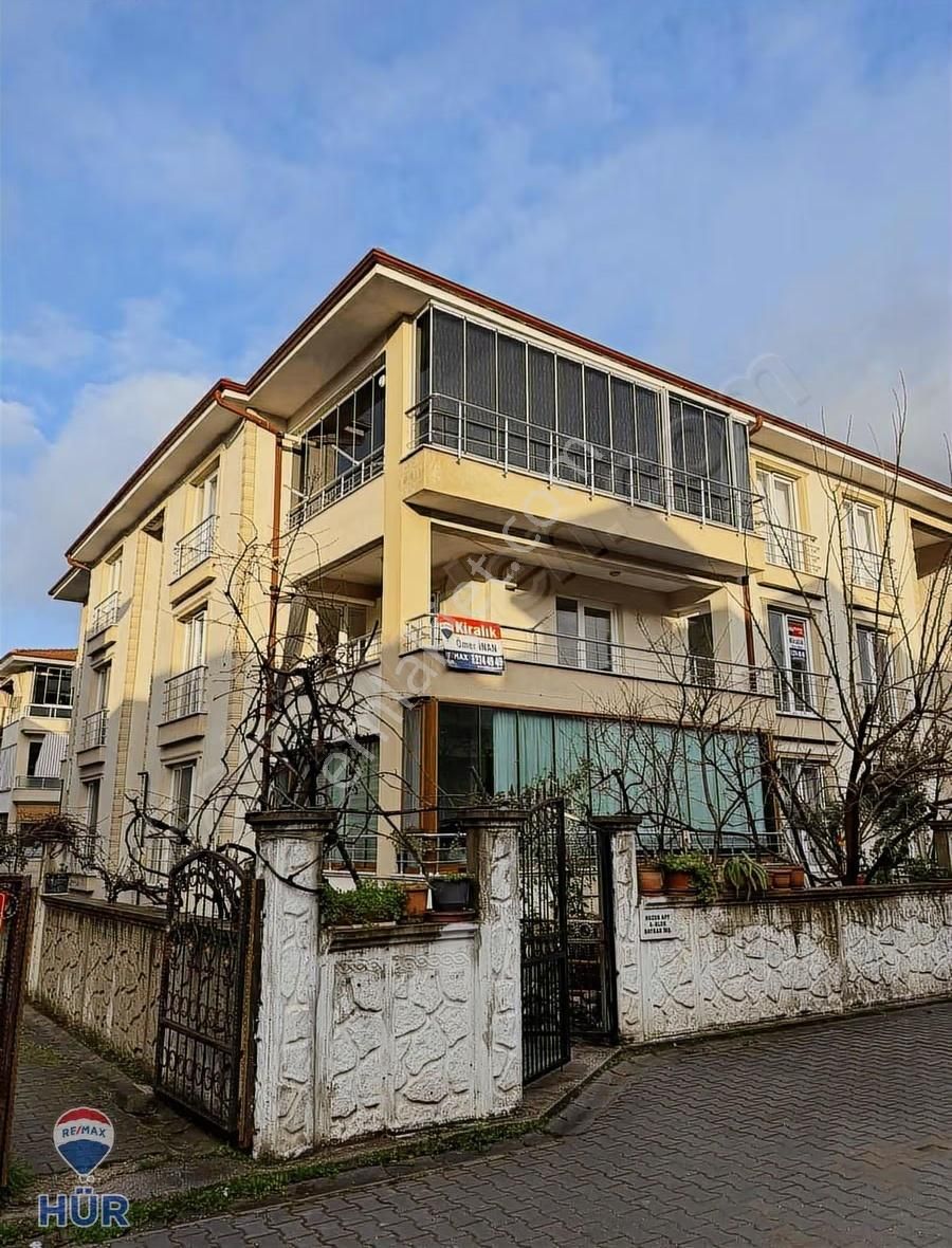 Ömer İnan Remax Hür Marketler Bölge 3+1 Kiralık Daire