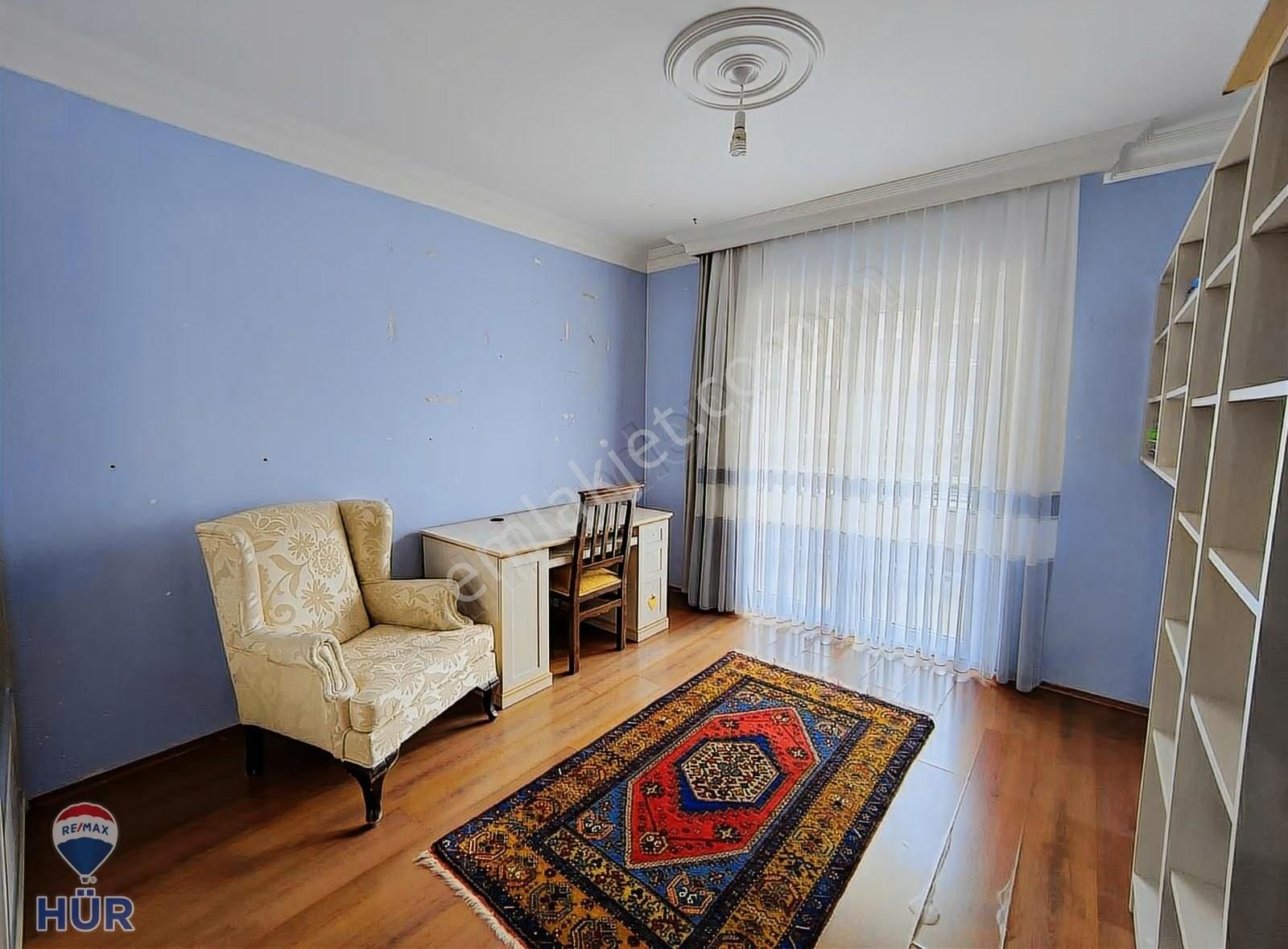 Remax-hür Fatma Yıldız Dan Baytur Sitesinde Satılık 3+1