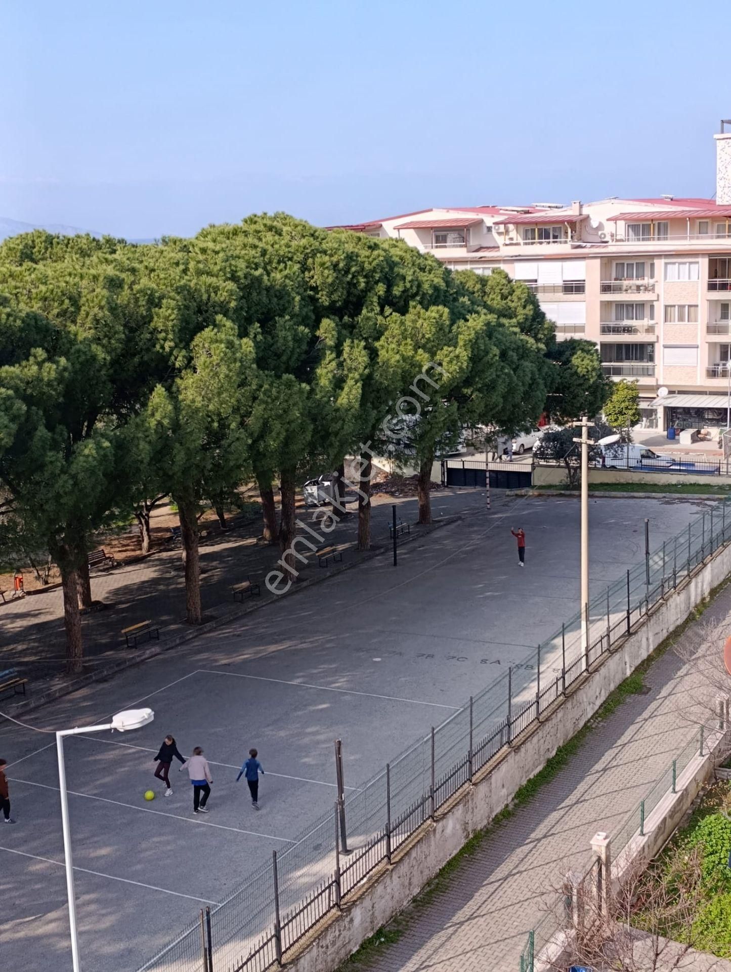 Deniz Manzarasına Sahip Sürekli Boş Kiralık Kapalı Mutfak Daire