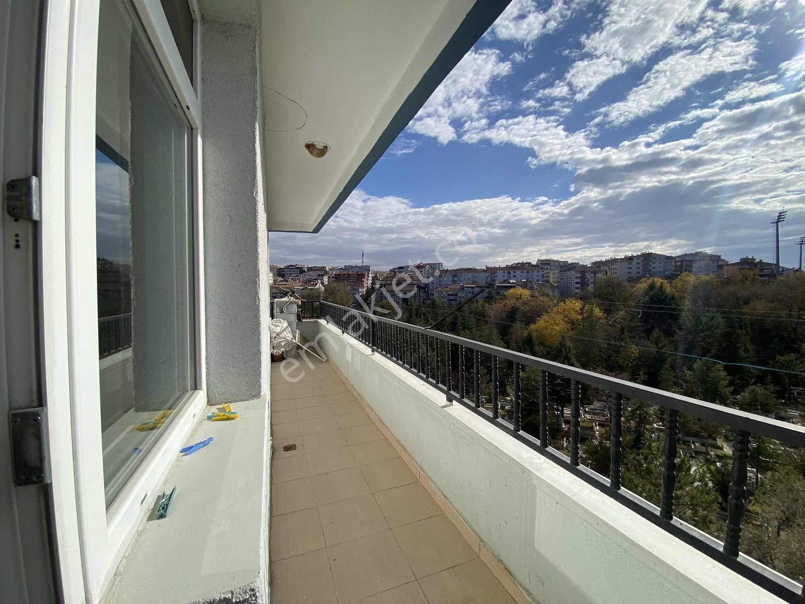 30 Ağustos'da Asansör Ve Kilerli Geniş Yapılı Satılık 3+1 Daire - Görsel 33