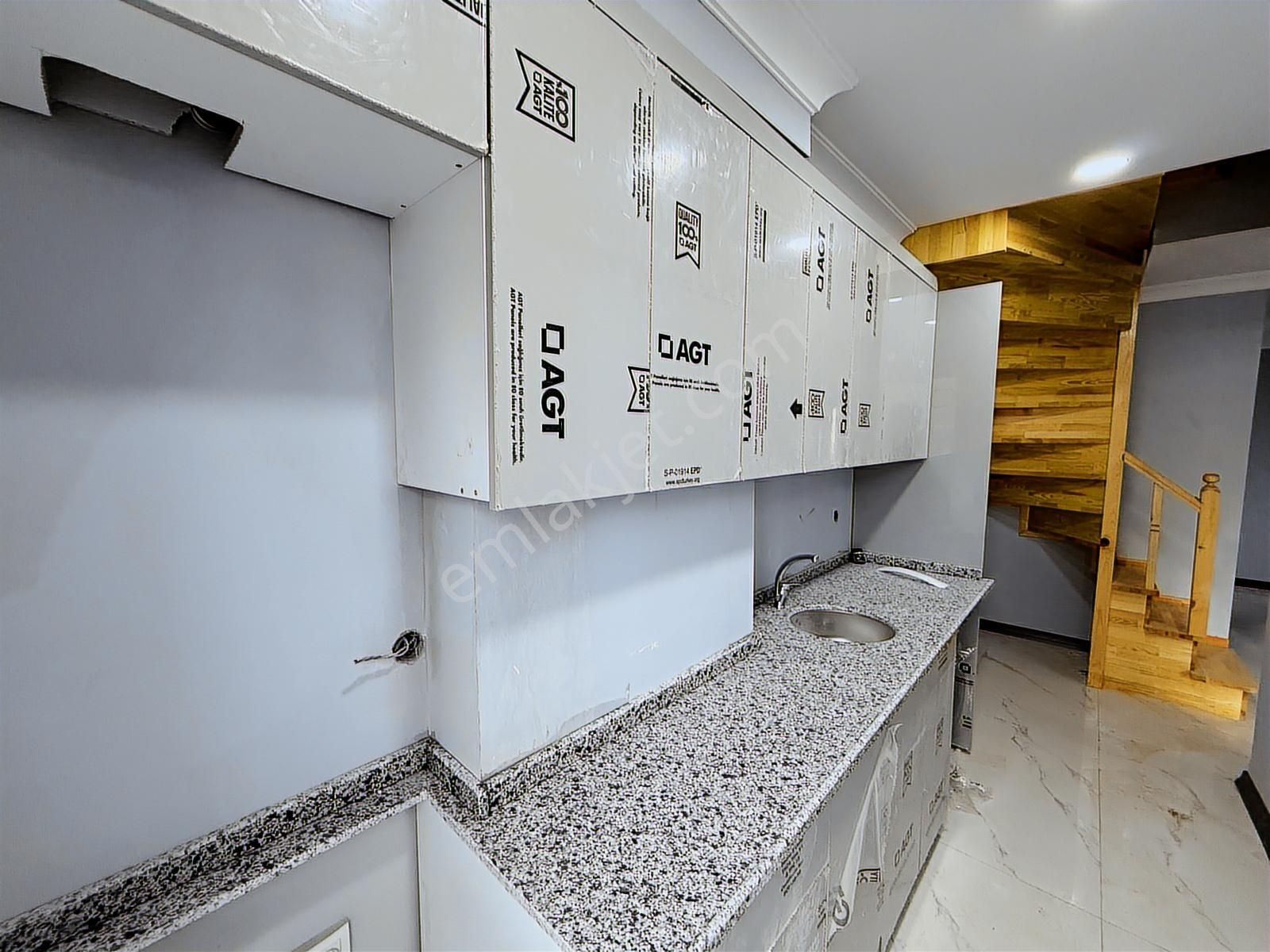 Mehmet Akif'te Sıfır 3 + 2 Çift Teraslı Satılık Dubleks Daire - Görsel 9