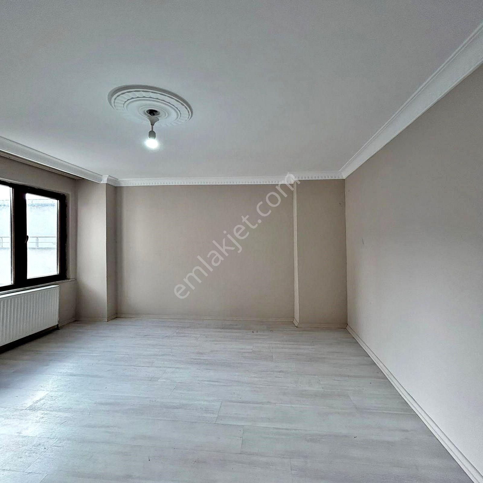 Esenyurt Hürriyet Mahallesinde 2+1 Satılık Balkonlu Ara Kat - Görsel 12