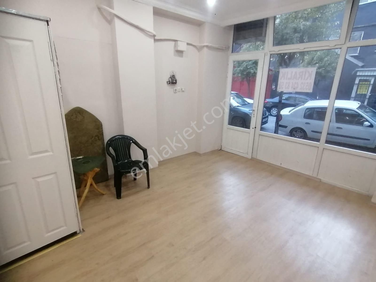Güngören Haznedar Mahallesi'nde 15 M2 Düz Giriş Kiralık Dükkan - Görsel 8