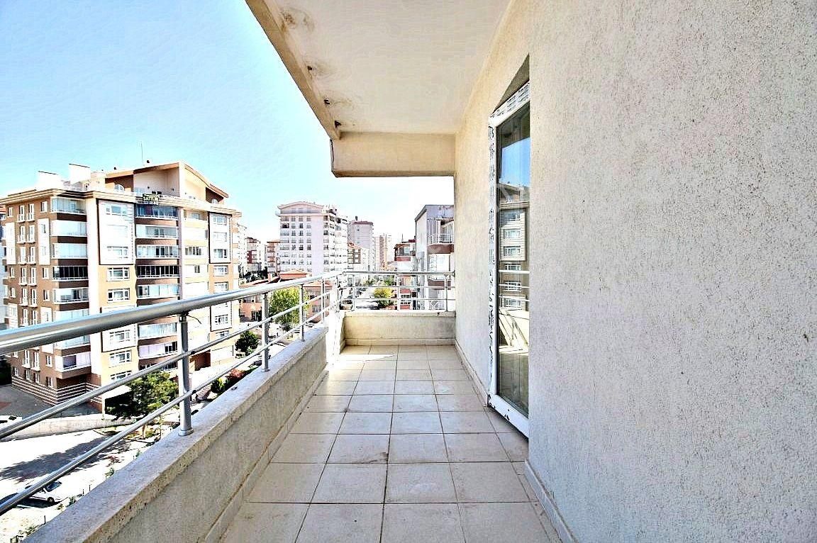 Kaletepe'de Şehir Manzarasına Hakim Güney Cephe 4 Balkonlu 4+1 - Görsel 13