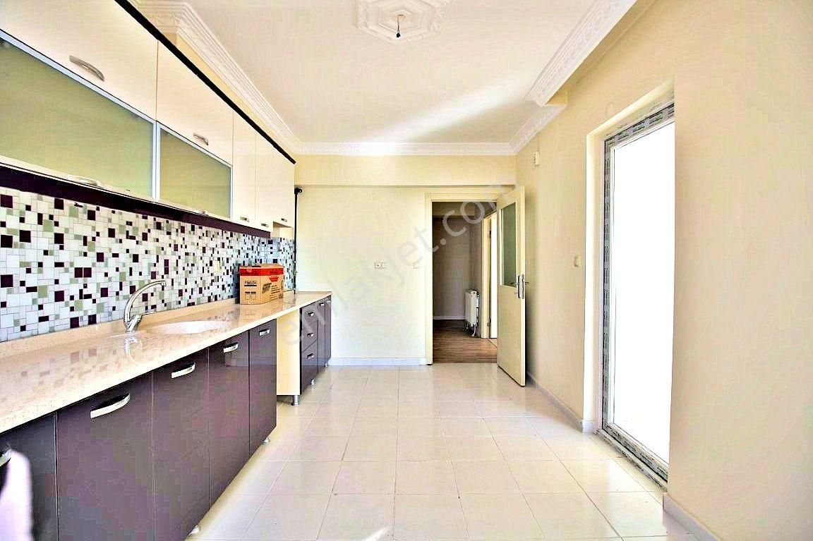 Kaletepe'de Şehir Manzarasına Hakim Güney Cephe 4 Balkonlu 4+1 - Görsel 4