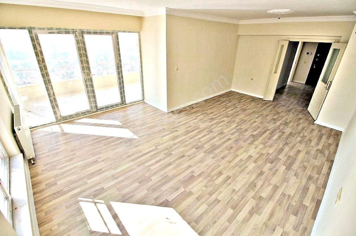 Kaletepe'de Şehir Manzarasına Hakim Güney Cephe 4 Balkonlu 4+1 - Görsel 6