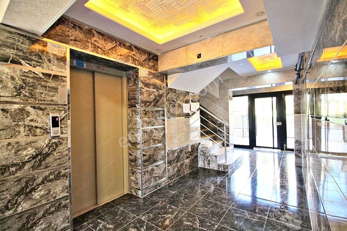 Kaletepe'de Şehir Manzarasına Hakim Güney Cephe 4 Balkonlu 4+1 - Görsel 32