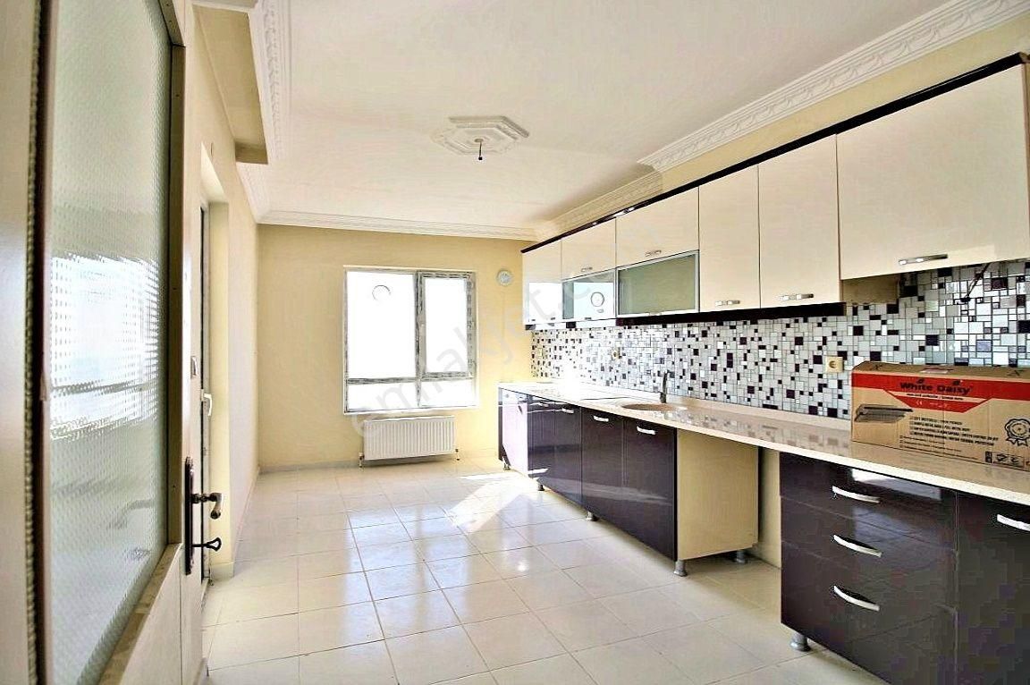 Kaletepe'de Şehir Manzarasına Hakim Güney Cephe 4 Balkonlu 4+1 - Görsel 3