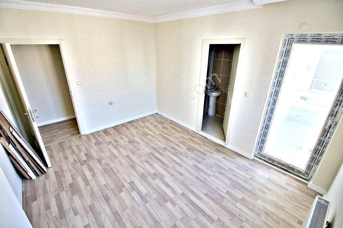 Kaletepe'de Şehir Manzarasına Hakim Güney Cephe 4 Balkonlu 4+1 - Görsel 8