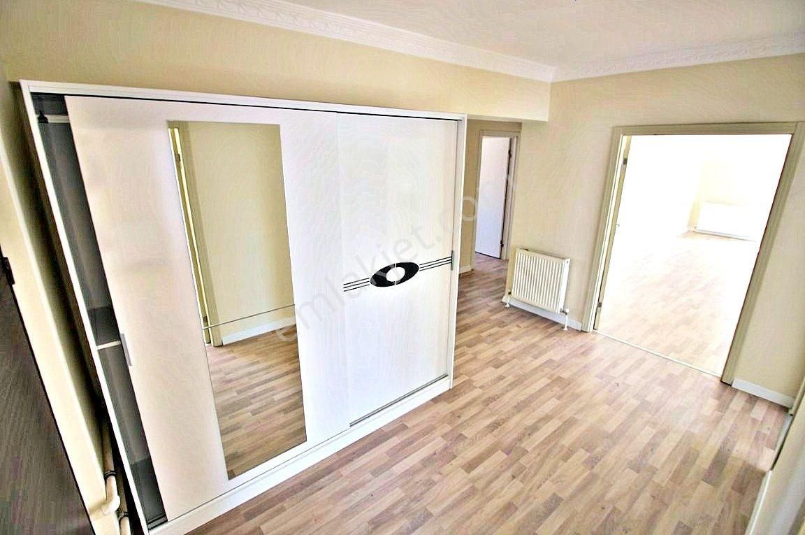 Kaletepe'de Şehir Manzarasına Hakim Güney Cephe 4 Balkonlu 4+1 - Görsel 20