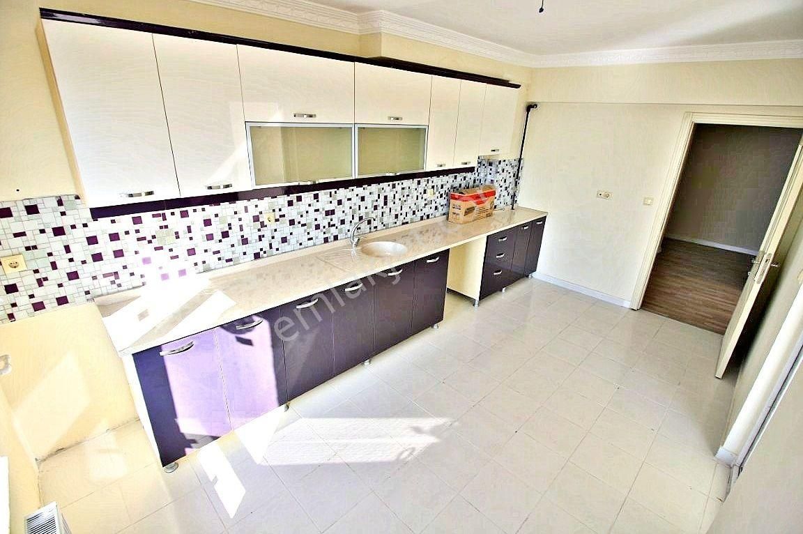 Kaletepe'de Şehir Manzarasına Hakim Güney Cephe 4 Balkonlu 4+1 - Görsel 2