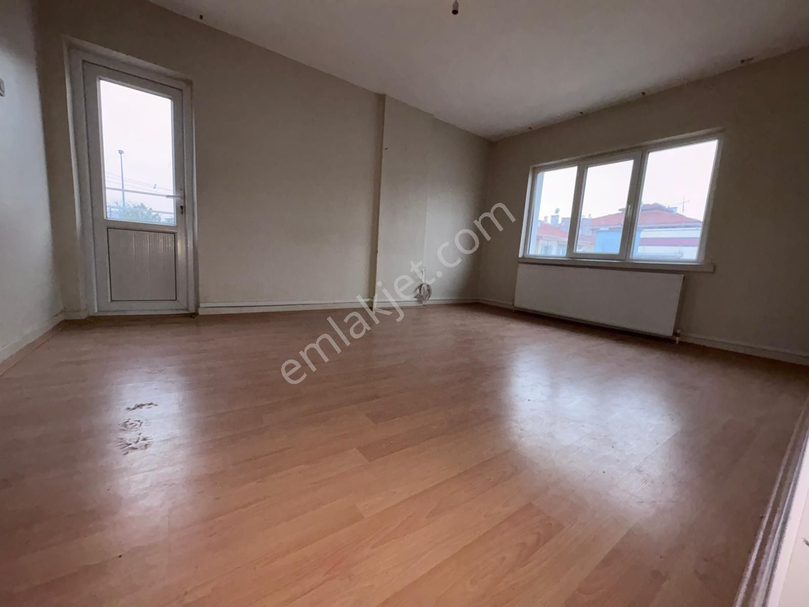 Yılmaz Gayrımenkulden Harika Fırsat 4+1 Katta Atatürk Mahallesinde Kiralık Daire 22.0000tl - Görsel 4