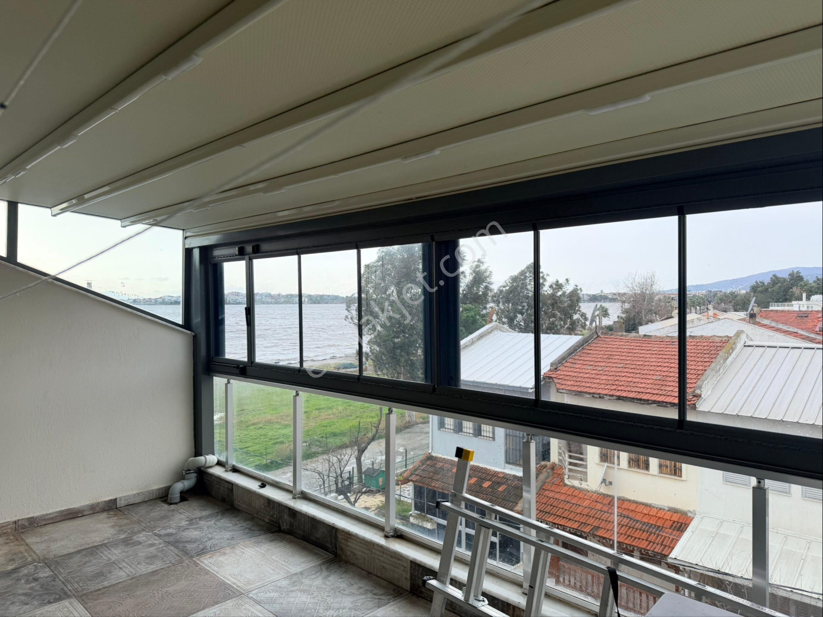 Cennet Tepe Villalarında Denize Sıfır Satılık Villa - Görsel 34