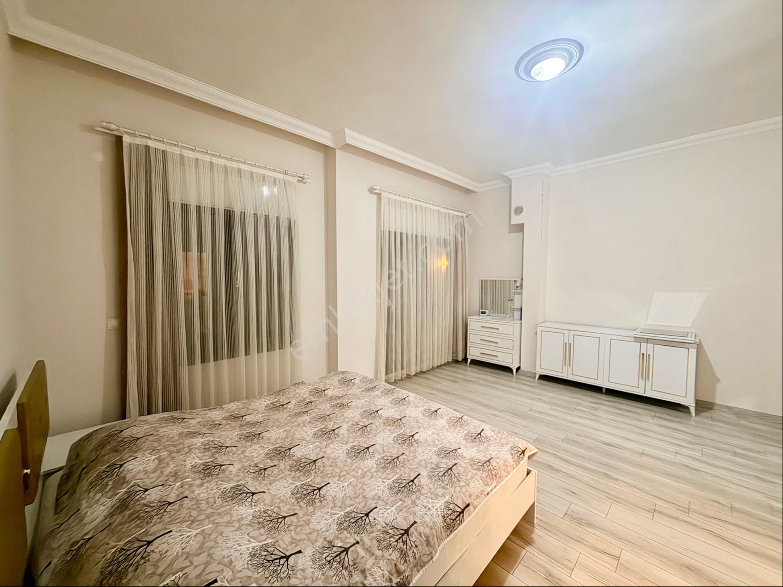 Cennet Tepe Villalarında Denize Sıfır Satılık Villa - Görsel 14