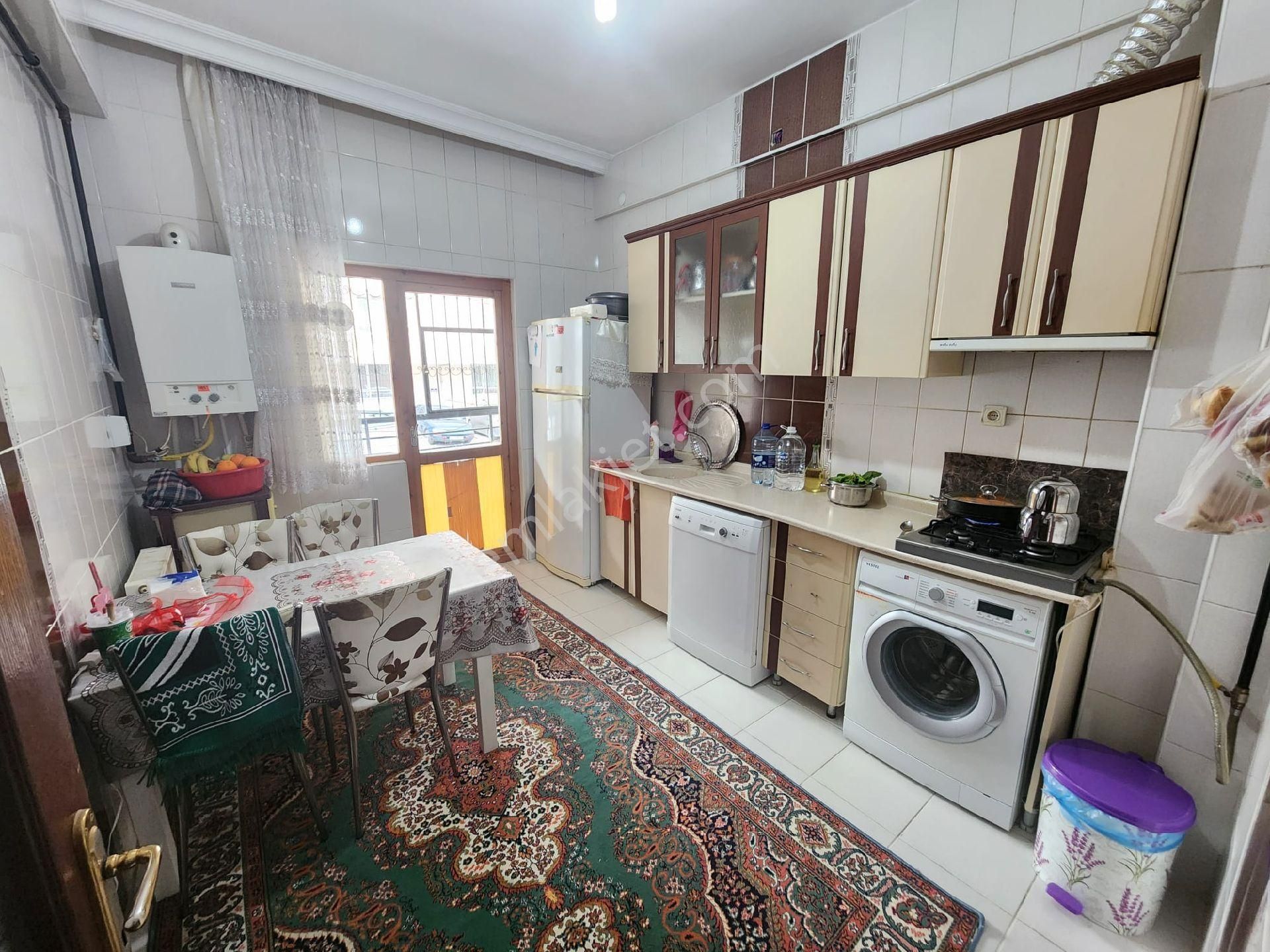 Karapürçek Uçaklı Park Karşısı Okul Yakını Asansörlü 2+1 Y.giriş A.daire Var Ön Cephe - Görsel 2