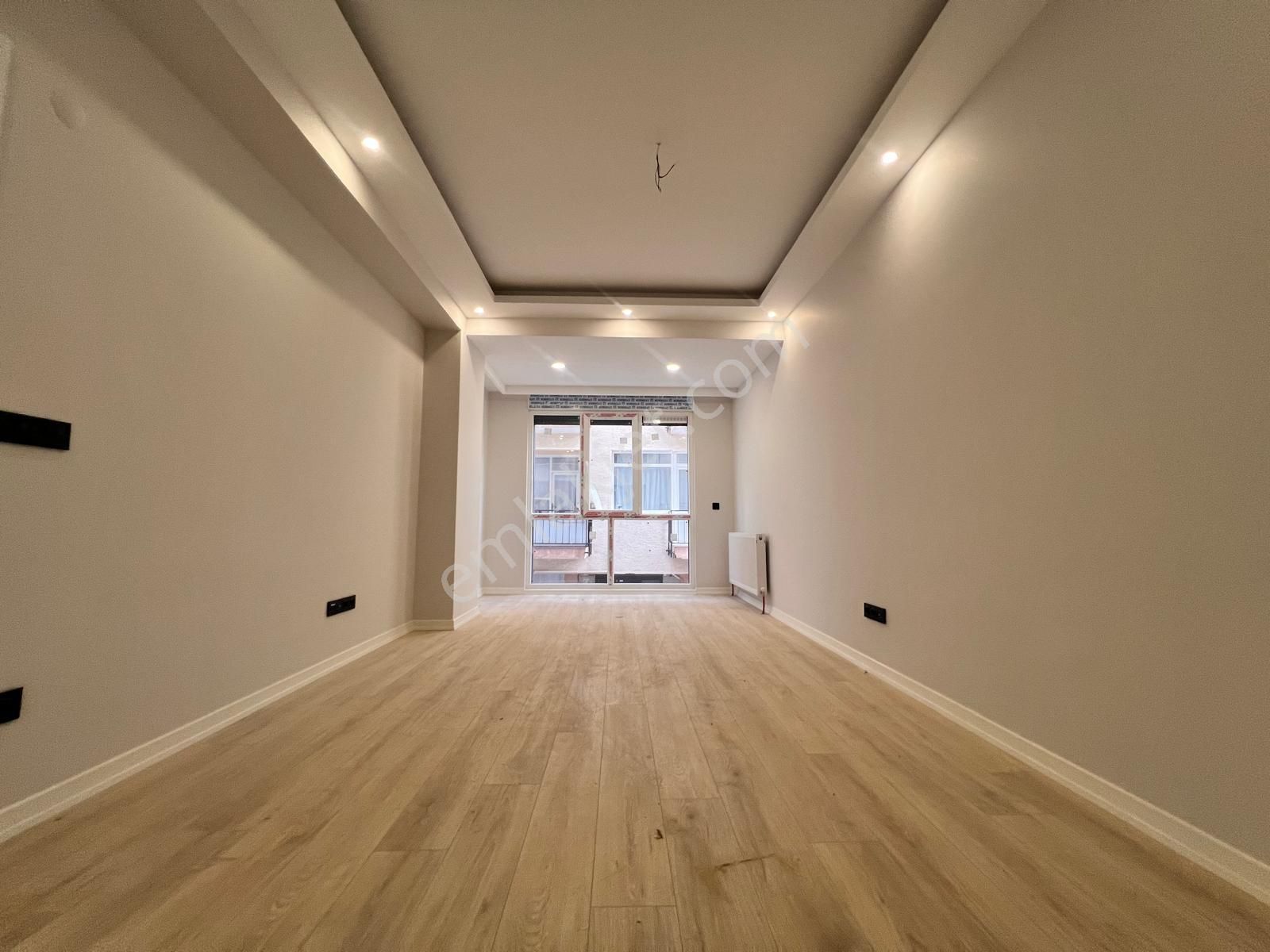 Altıntepe'de Cadde Üzeri Ara Kat Balkonlu 2+1 Daire - Görsel 9