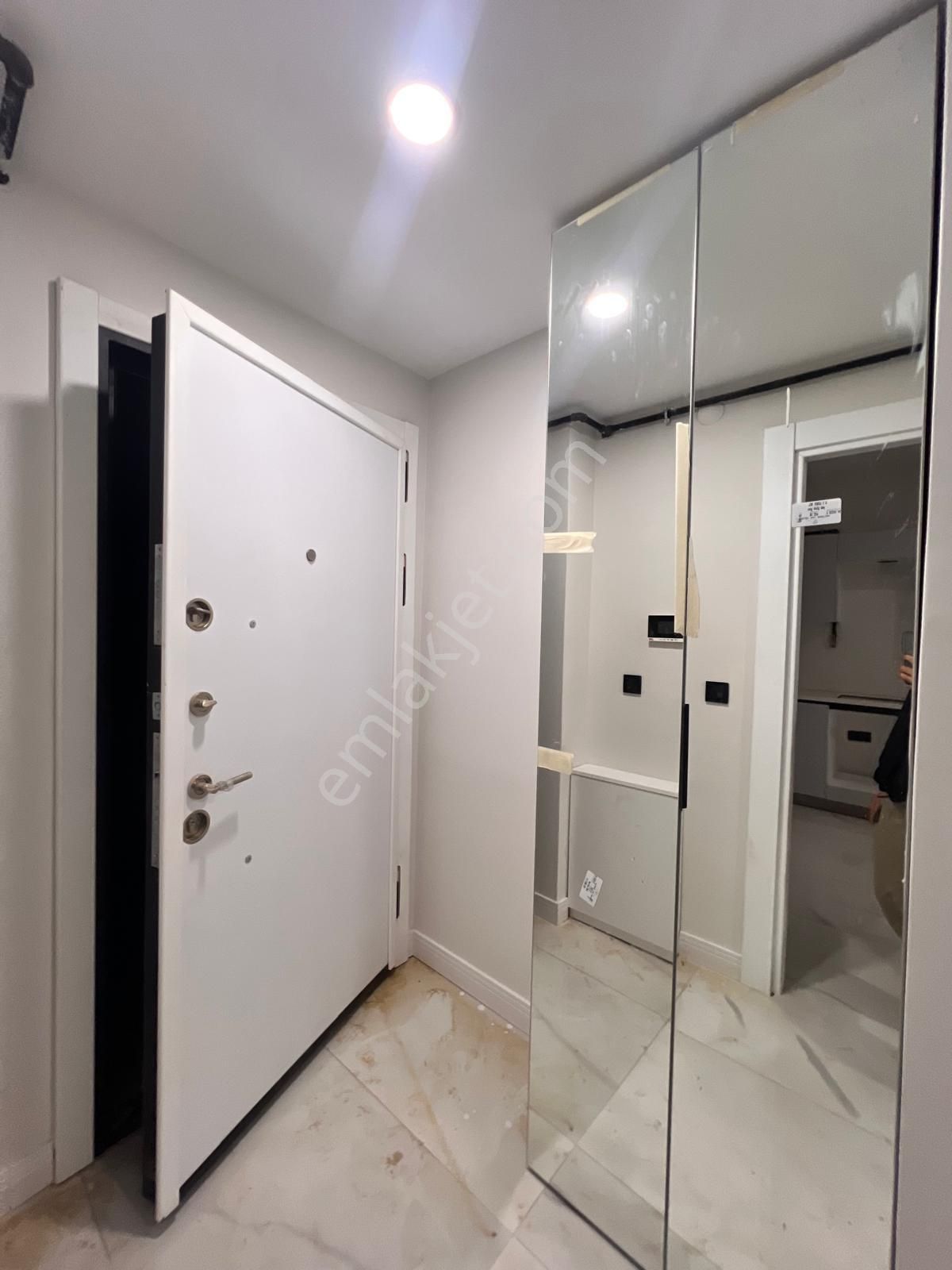 Altıntepe'de Cadde Üzeri Ara Kat Balkonlu 2+1 Daire - Görsel 11