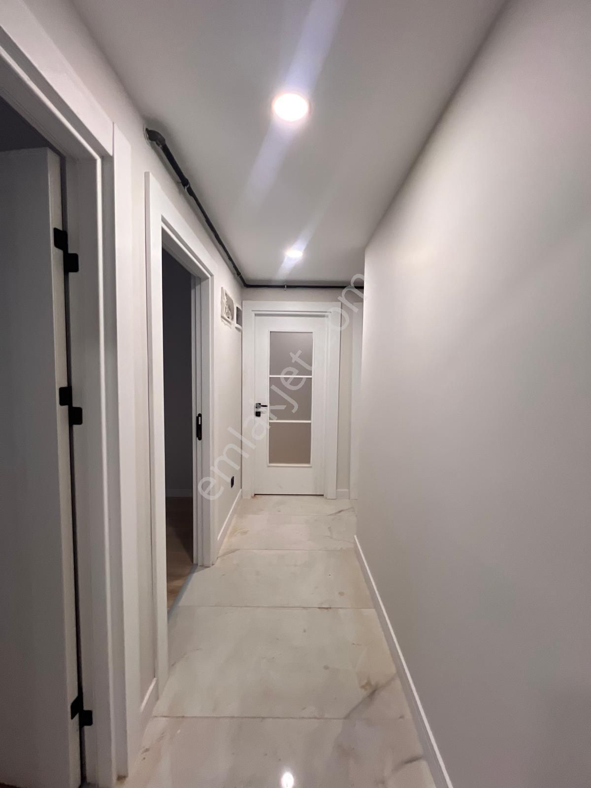 Altıntepe'de Cadde Üzeri Ara Kat Balkonlu 2+1 Daire - Görsel 6