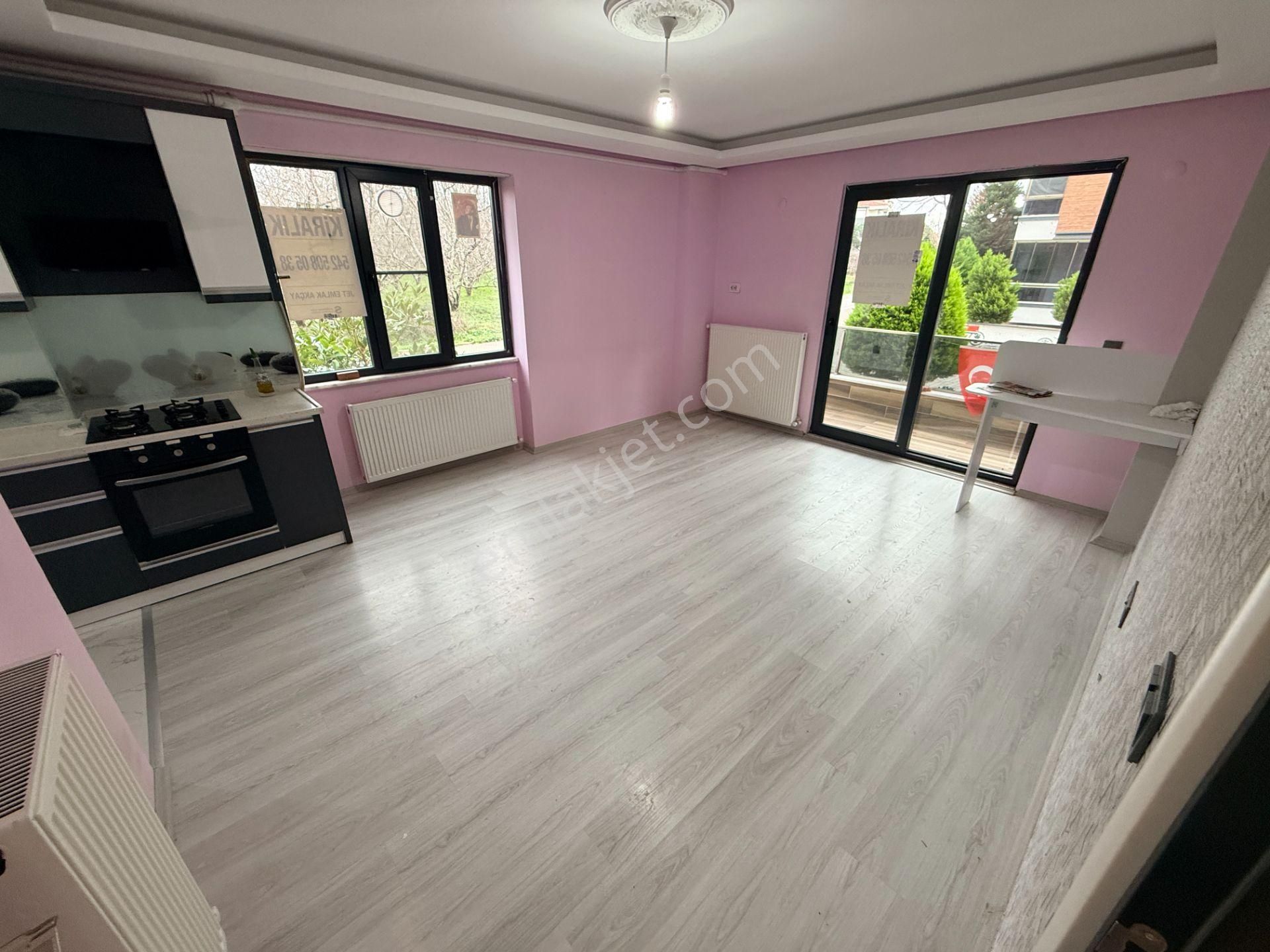 ▄jet Emlak'tan İkizçay'da Ön Cephe Doğalgazlı Kiralık Geniş 1+1 - Görsel 3