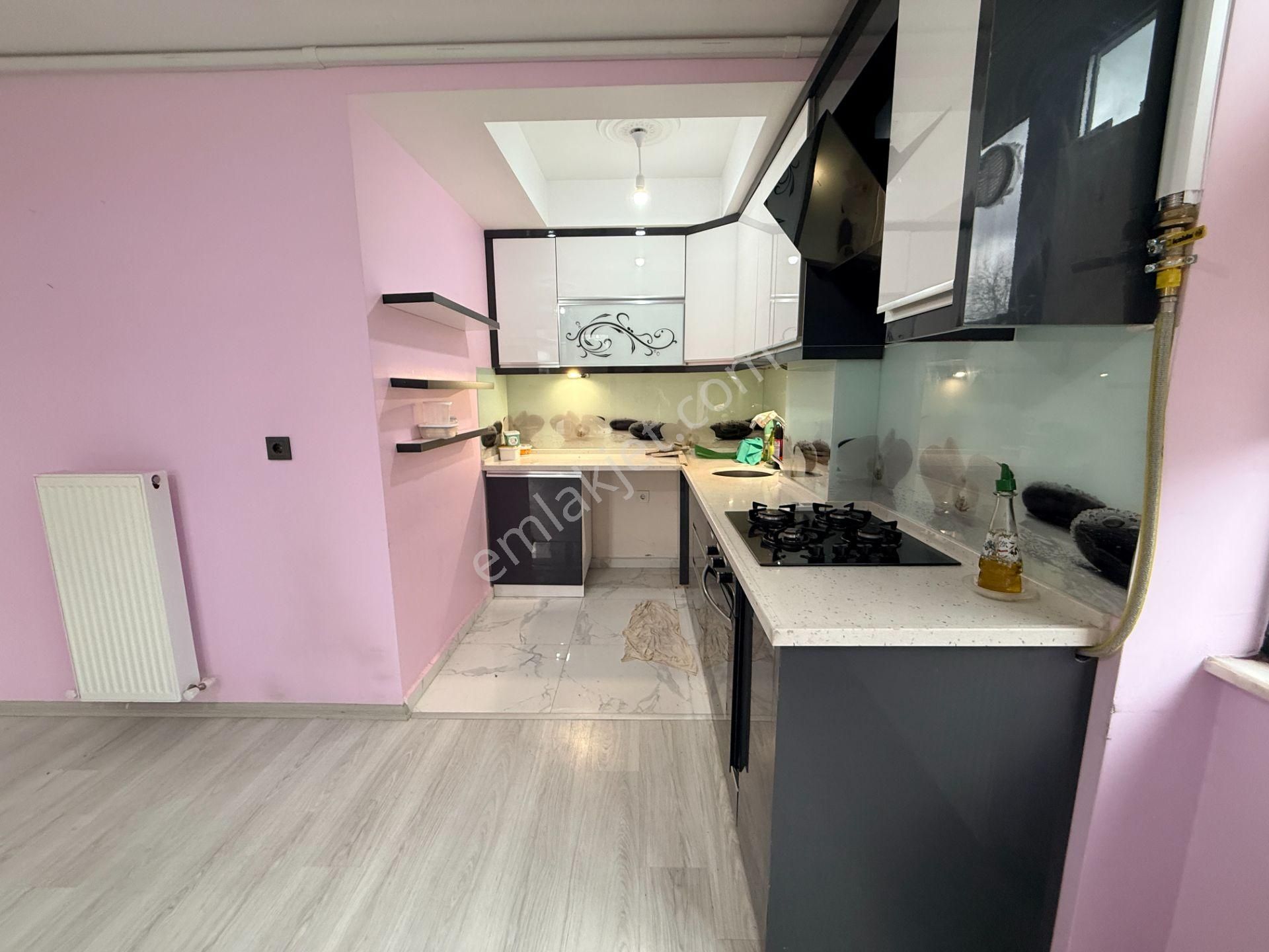 ▄jet Emlak'tan İkizçay'da Ön Cephe Doğalgazlı Kiralık Geniş 1+1 - Görsel 4