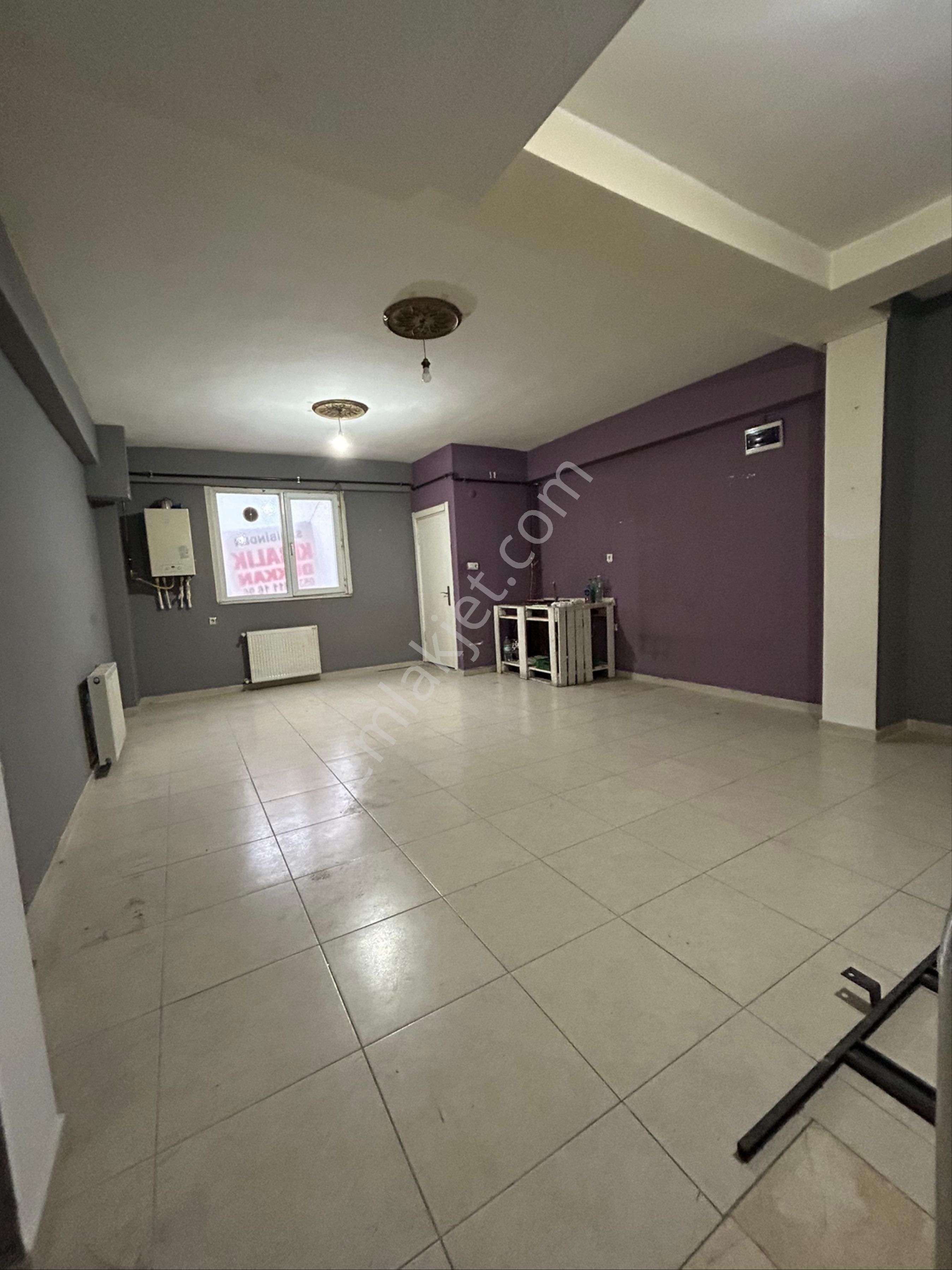 Çelikler Gayrimenkul'den Kiralık 80 M2 Depolu İşyeri