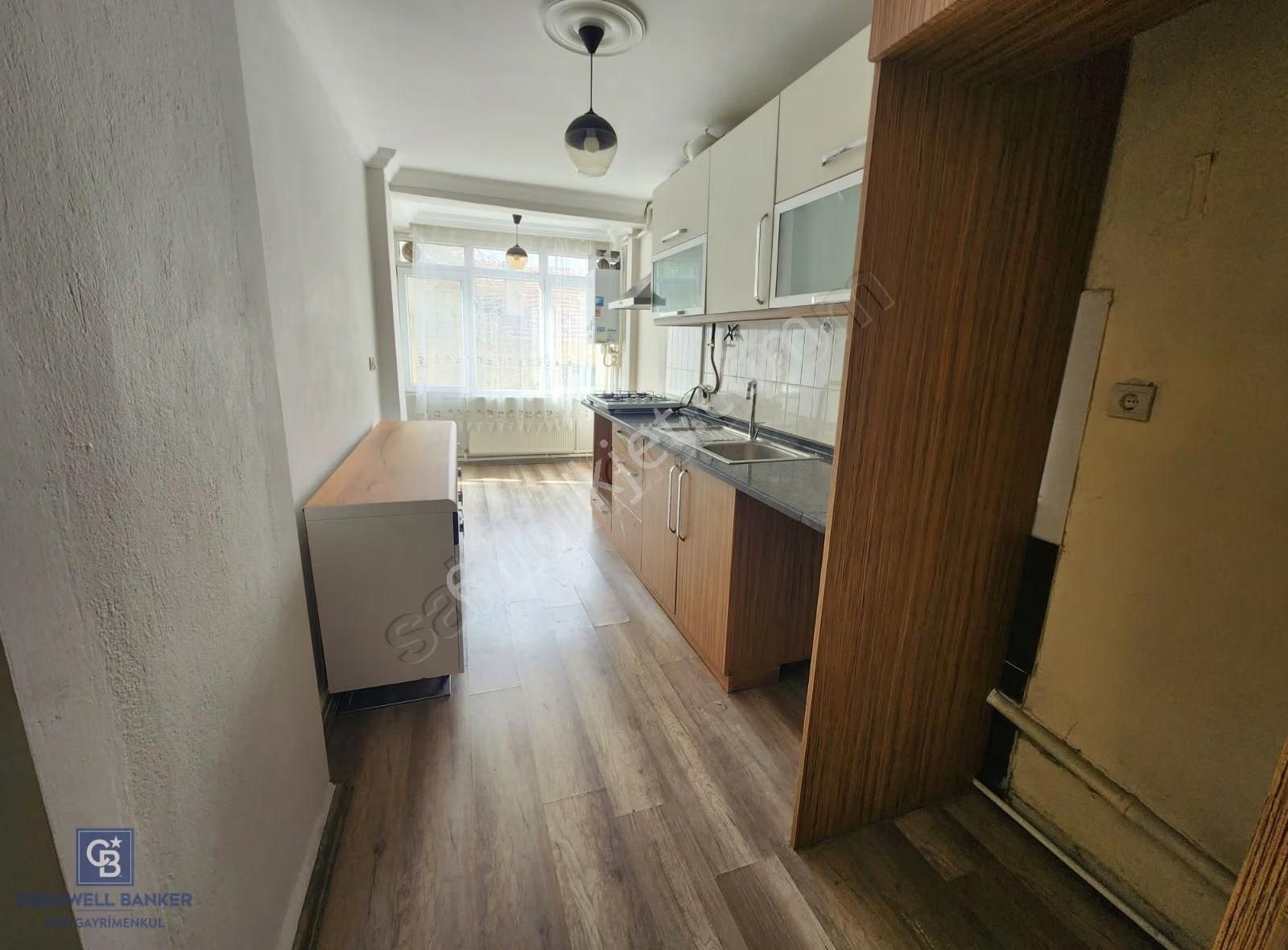 Karabağlar Esentepe Mahallesinde Kiralık Geniş 2+1 Daire - Görsel 5