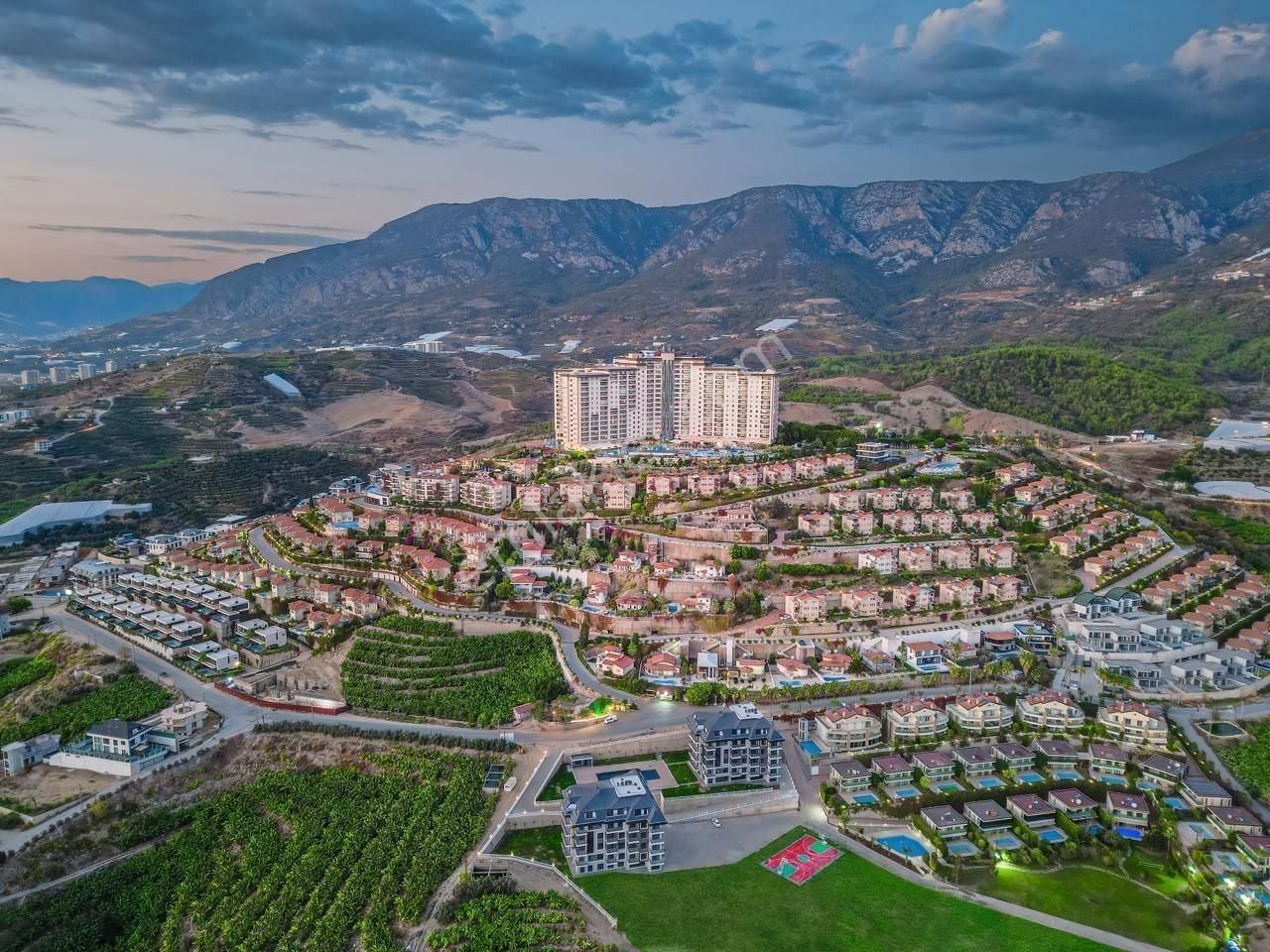 Alanya Gold City’de | Deniz Manzaralı | Full Kompleks 1+1 Satılık Daire - Görsel 3