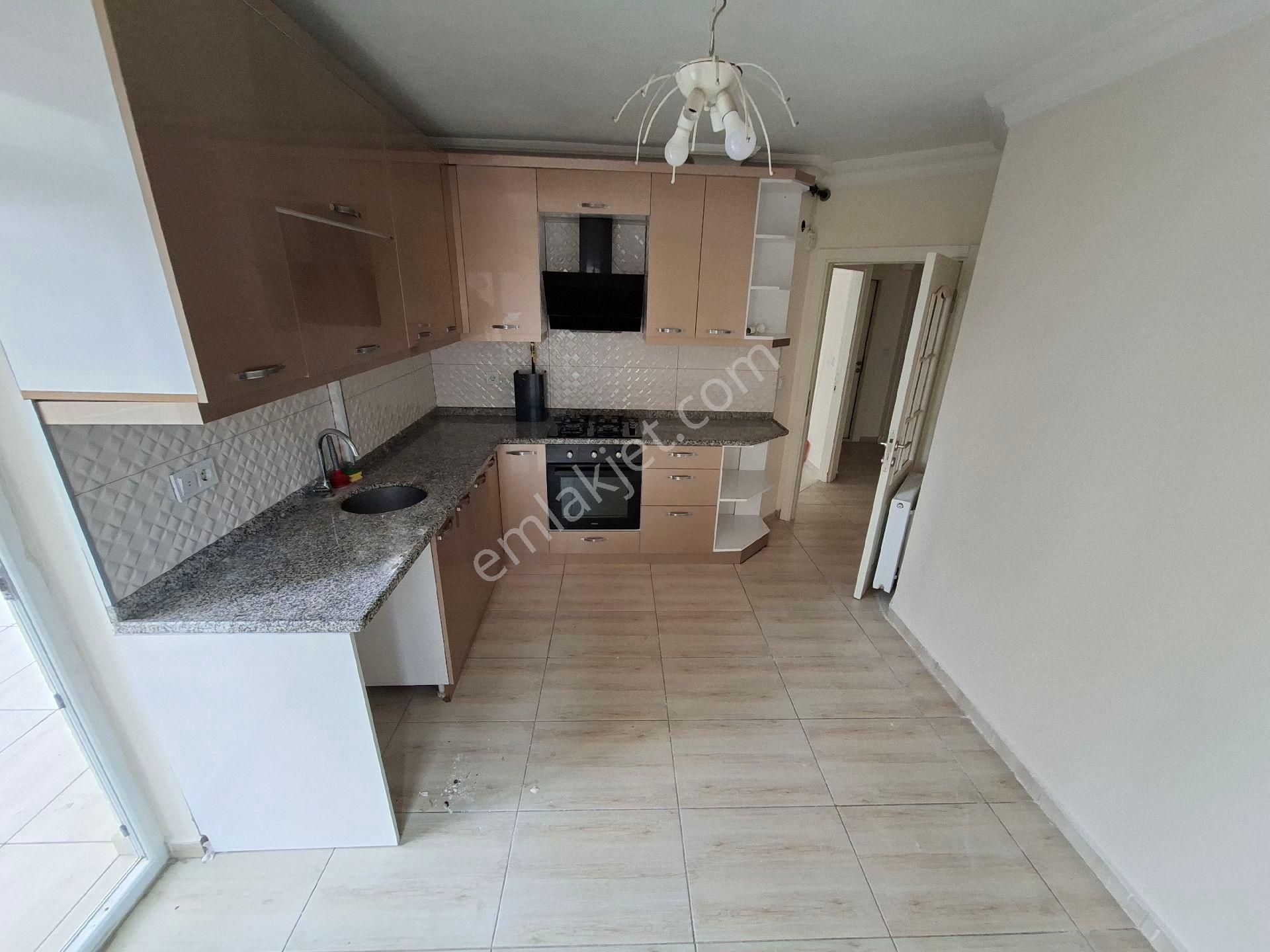 Caybaşı Mh Kiralık Doğalgazlı Asansörlü 2+1 Doğalgazlı 110 M2 - Görsel 4