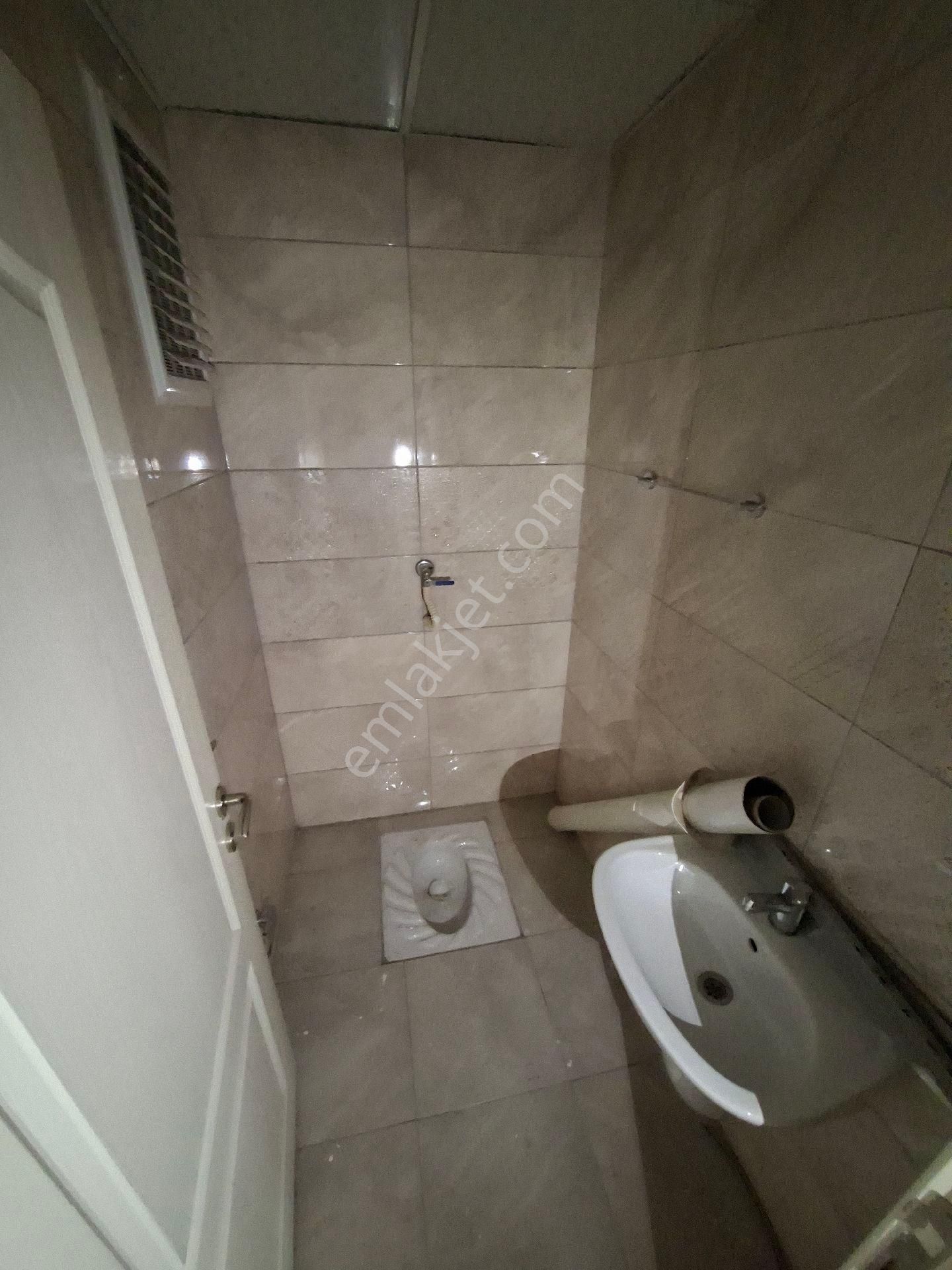 Caybaşı Mh Kiralık Doğalgazlı Asansörlü 2+1 Doğalgazlı 110 M2 - Görsel 11