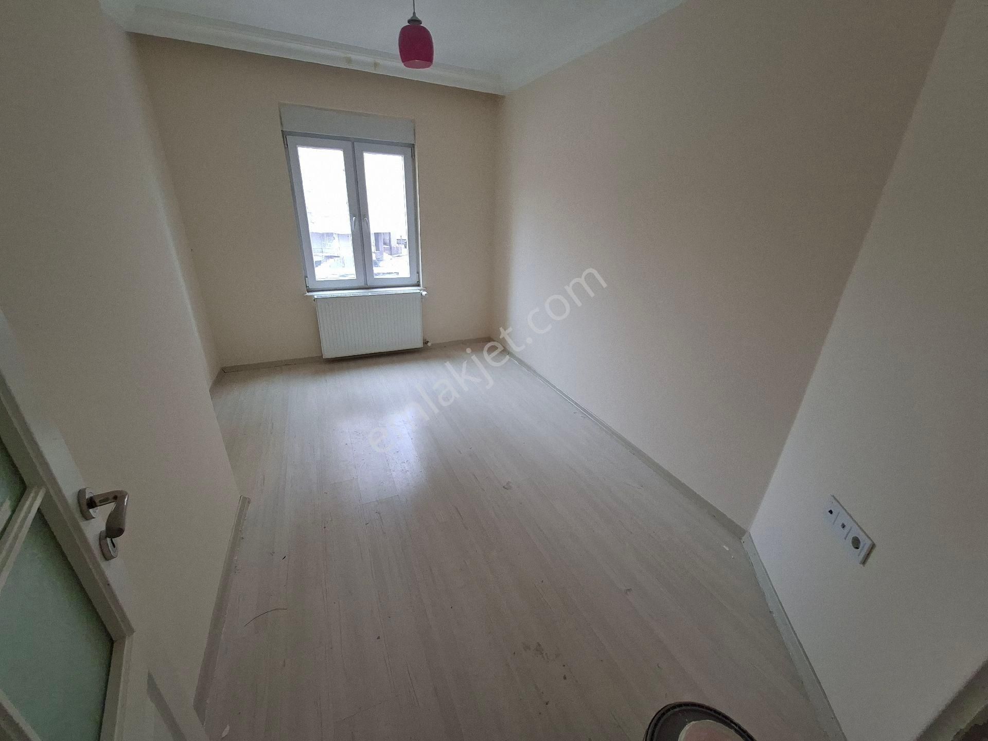 Caybaşı Mh Kiralık Doğalgazlı Asansörlü 2+1 Doğalgazlı 110 M2 - Görsel 6